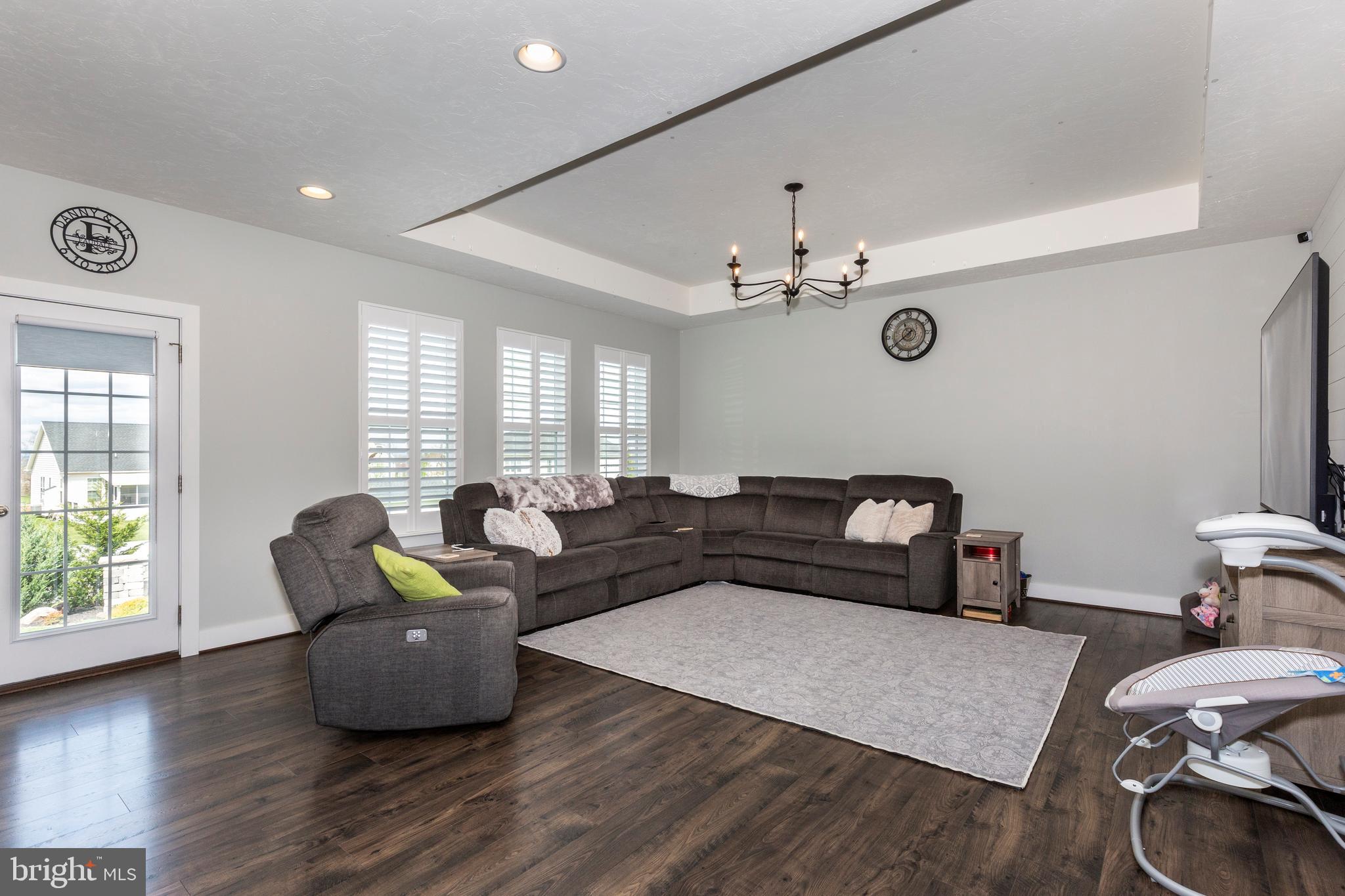 THORNBURY HUNT - Residential