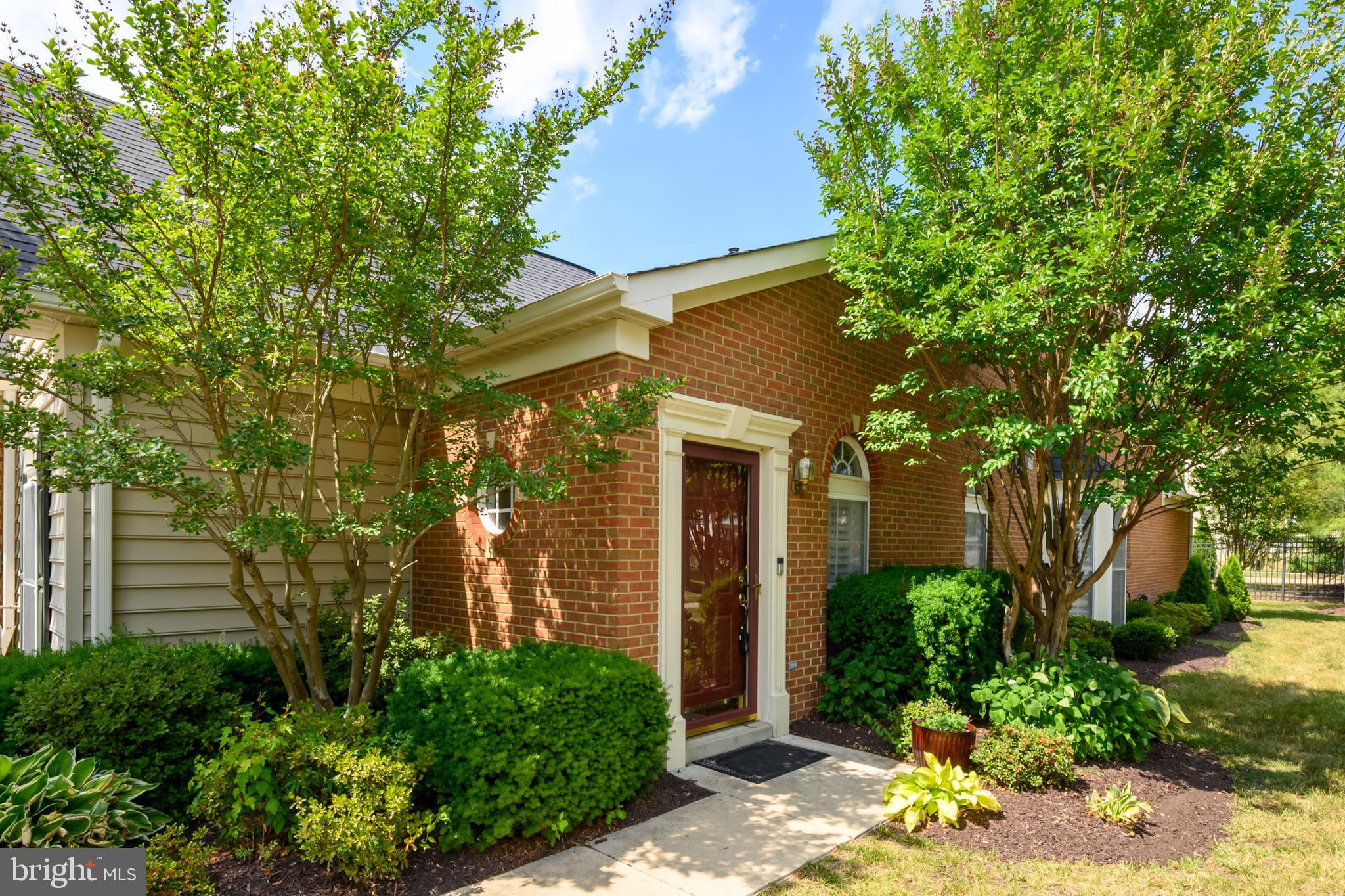338 HAMLET CIRCLE