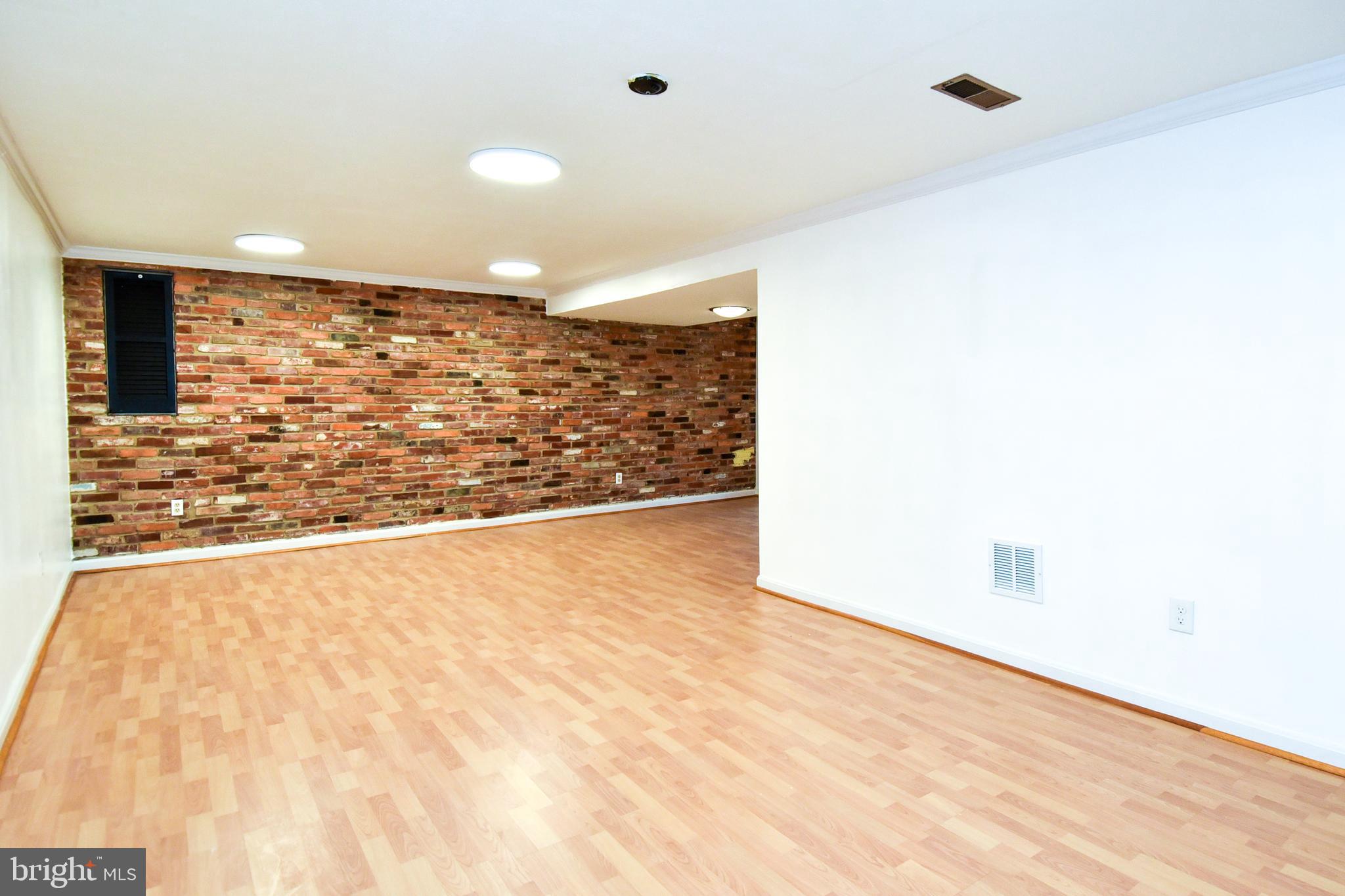 LAYHILL VILLAGE EAST - Residential