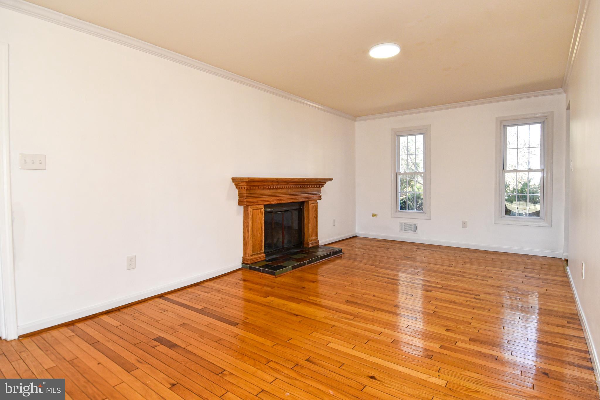 LAYHILL VILLAGE EAST - Residential