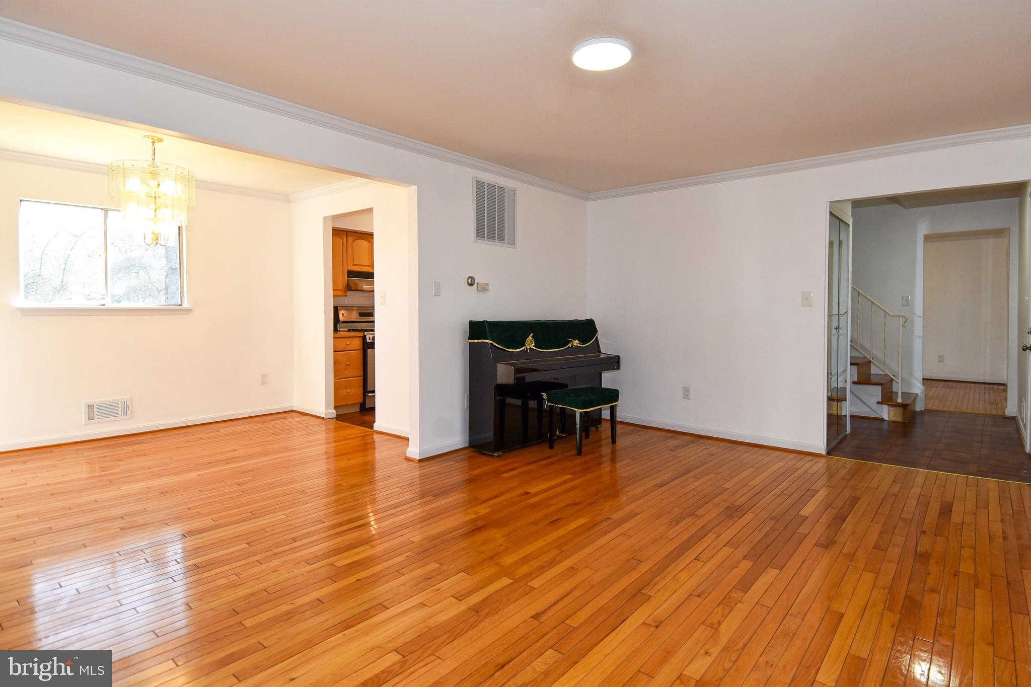 LAYHILL VILLAGE EAST - Residential