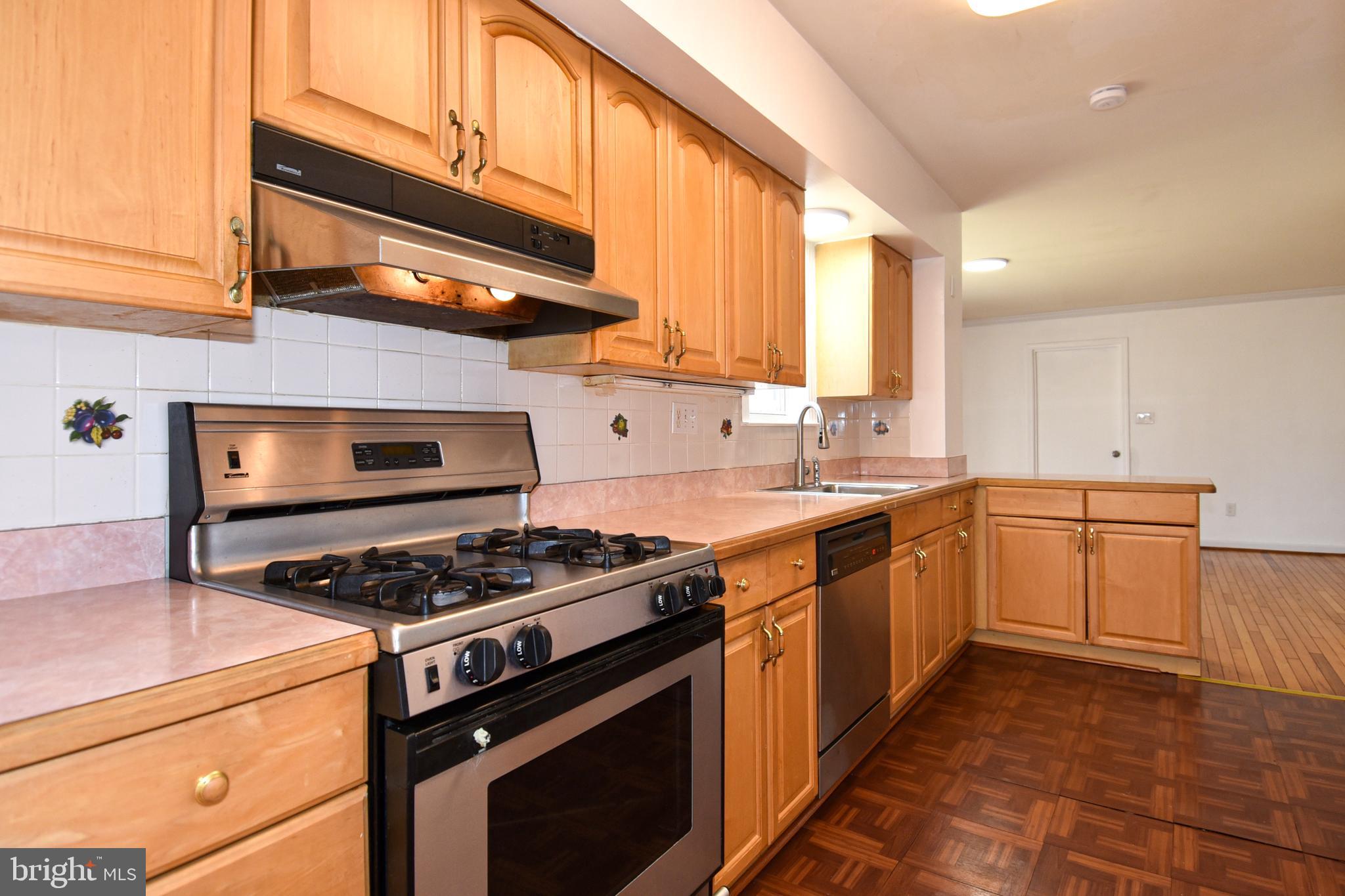 LAYHILL VILLAGE EAST - Residential