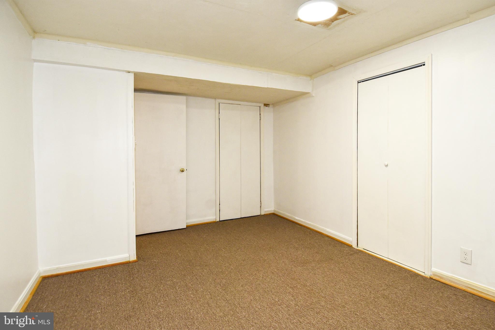 LAYHILL VILLAGE EAST - Residential