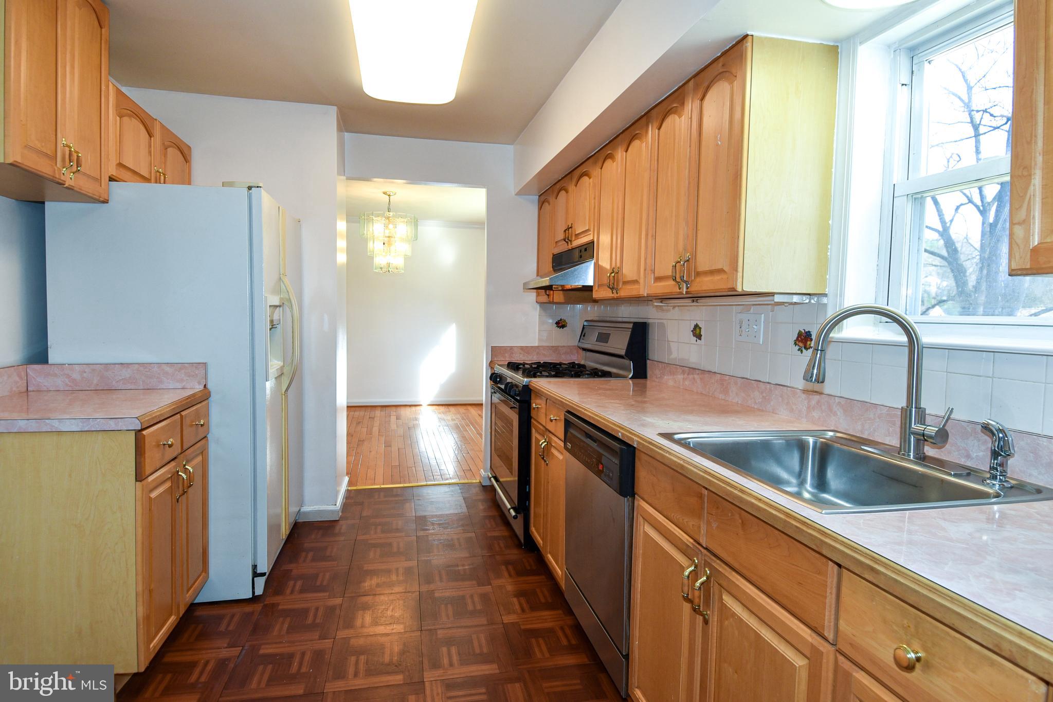 LAYHILL VILLAGE EAST - Residential