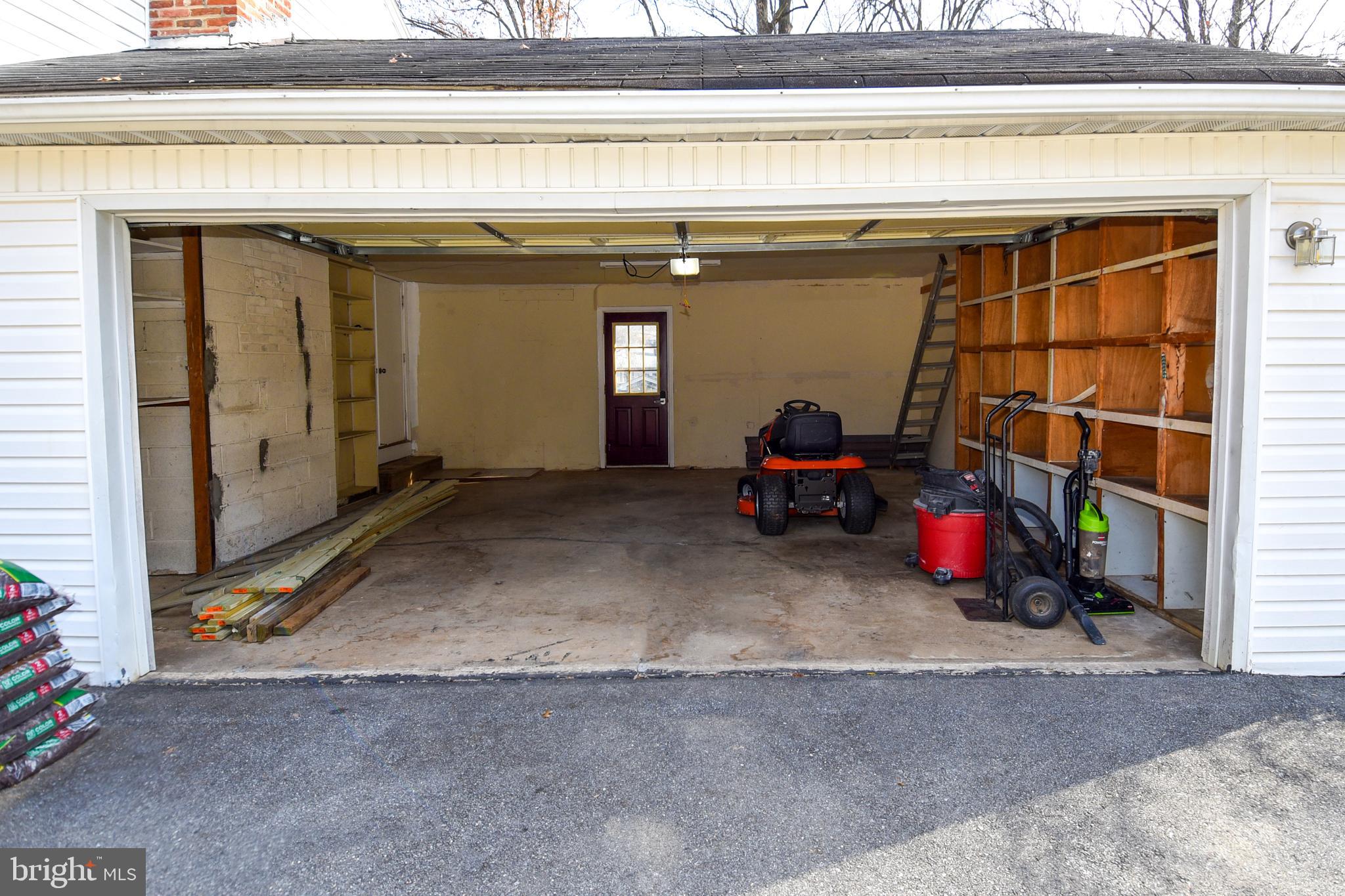 LAYHILL VILLAGE EAST - Residential