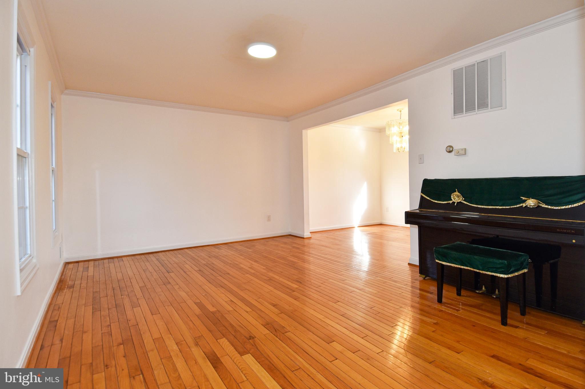 LAYHILL VILLAGE EAST - Residential