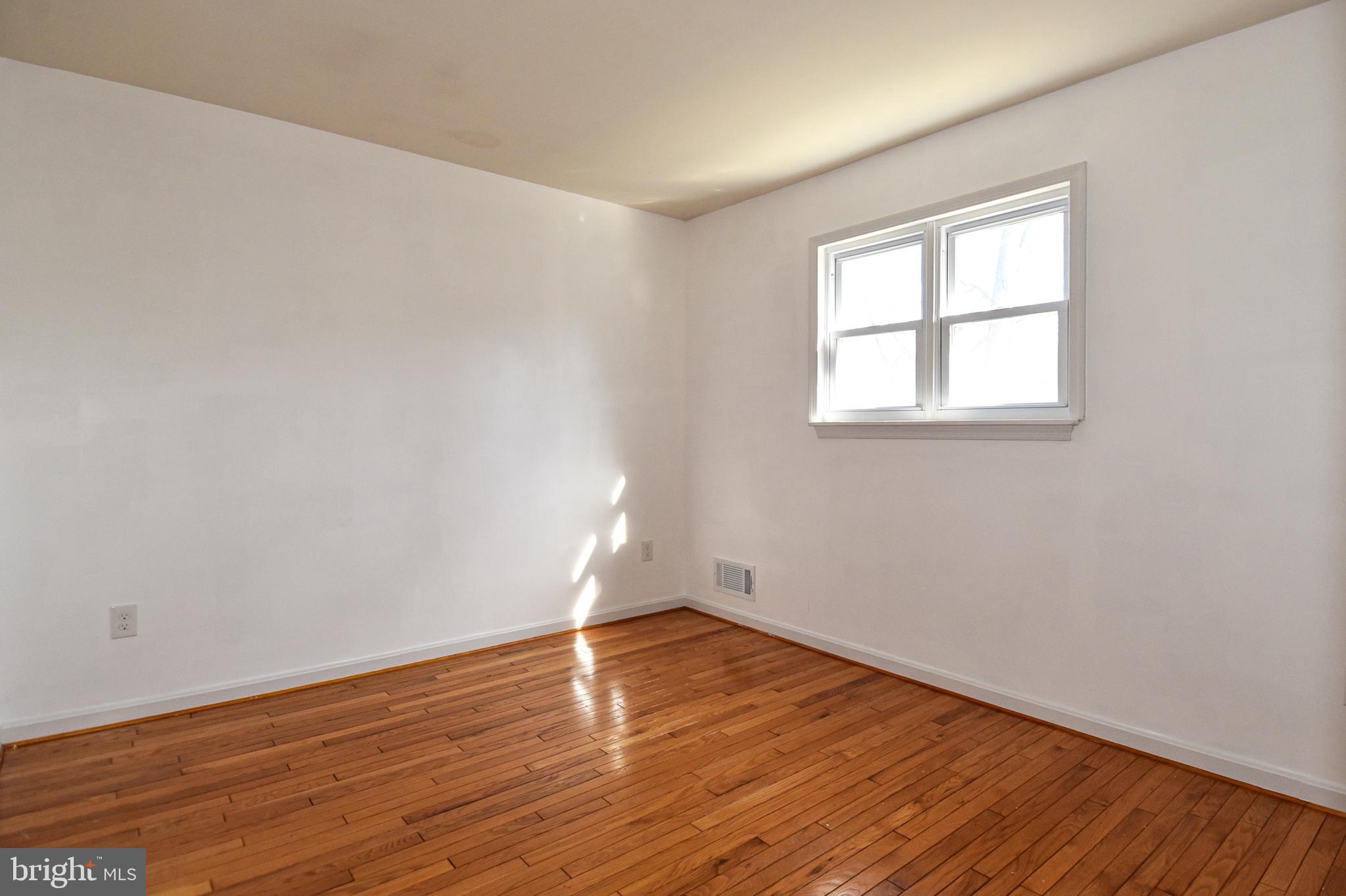 LAYHILL VILLAGE EAST - Residential