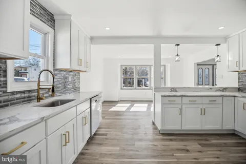 165 Central Avenue, Woodbury Heights, NJ 08097 - MLS#: NJGL2054344