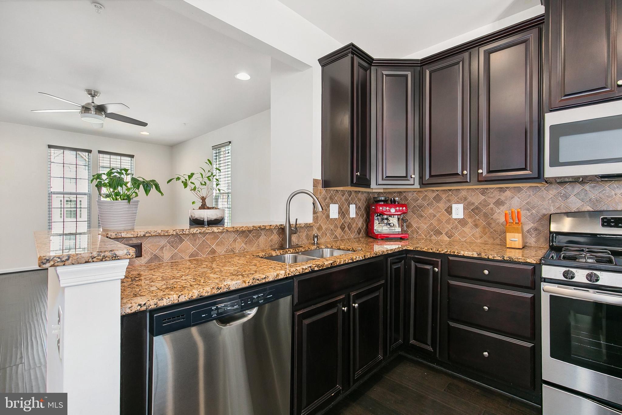 HOWARD SQUARE - Residential