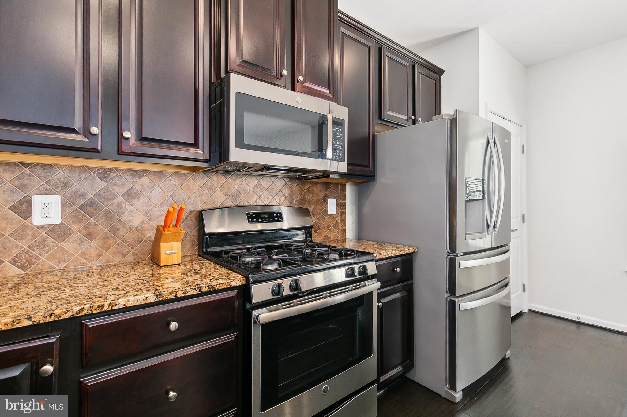 HOWARD SQUARE - Residential