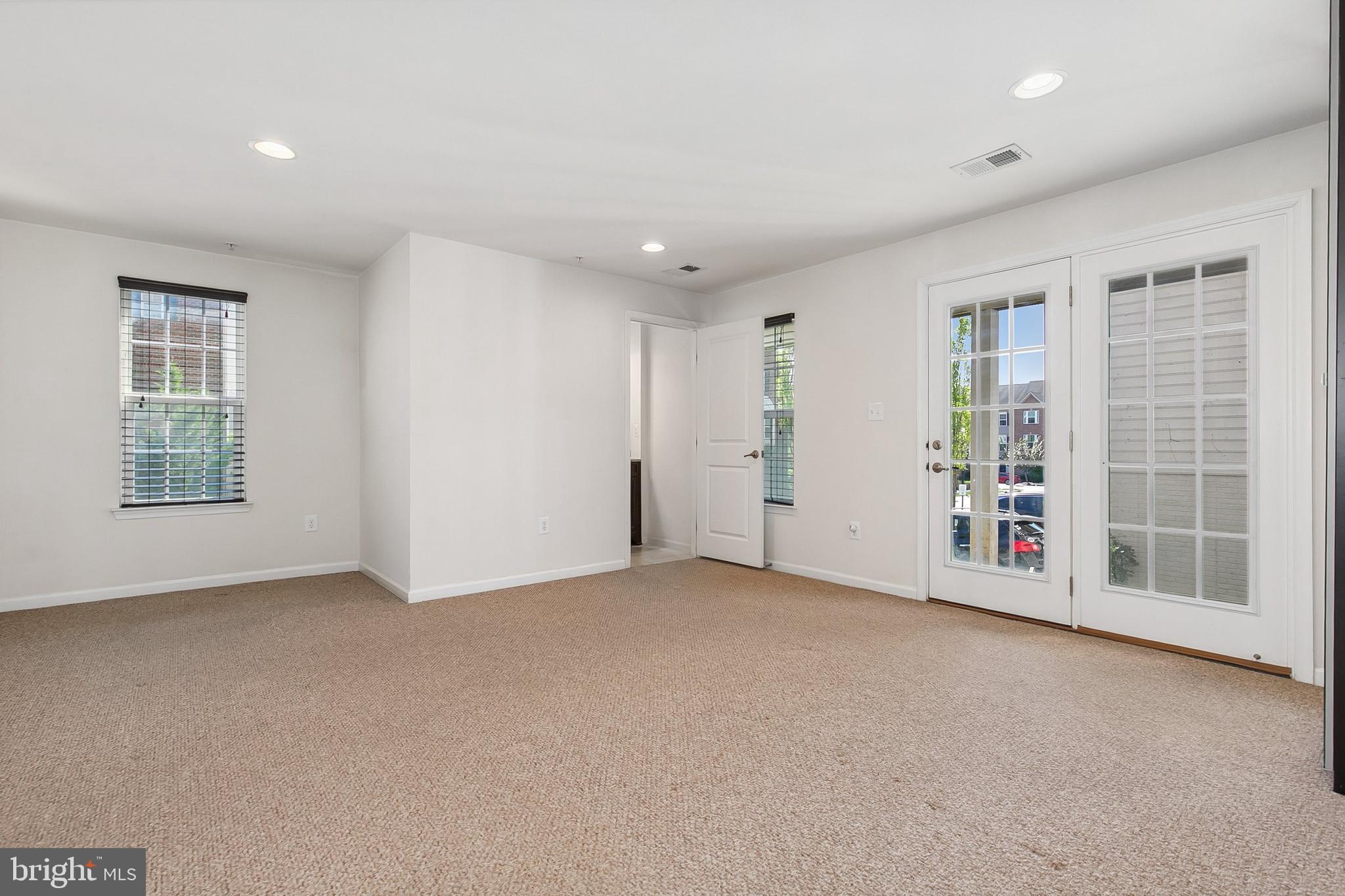 HOWARD SQUARE - Residential