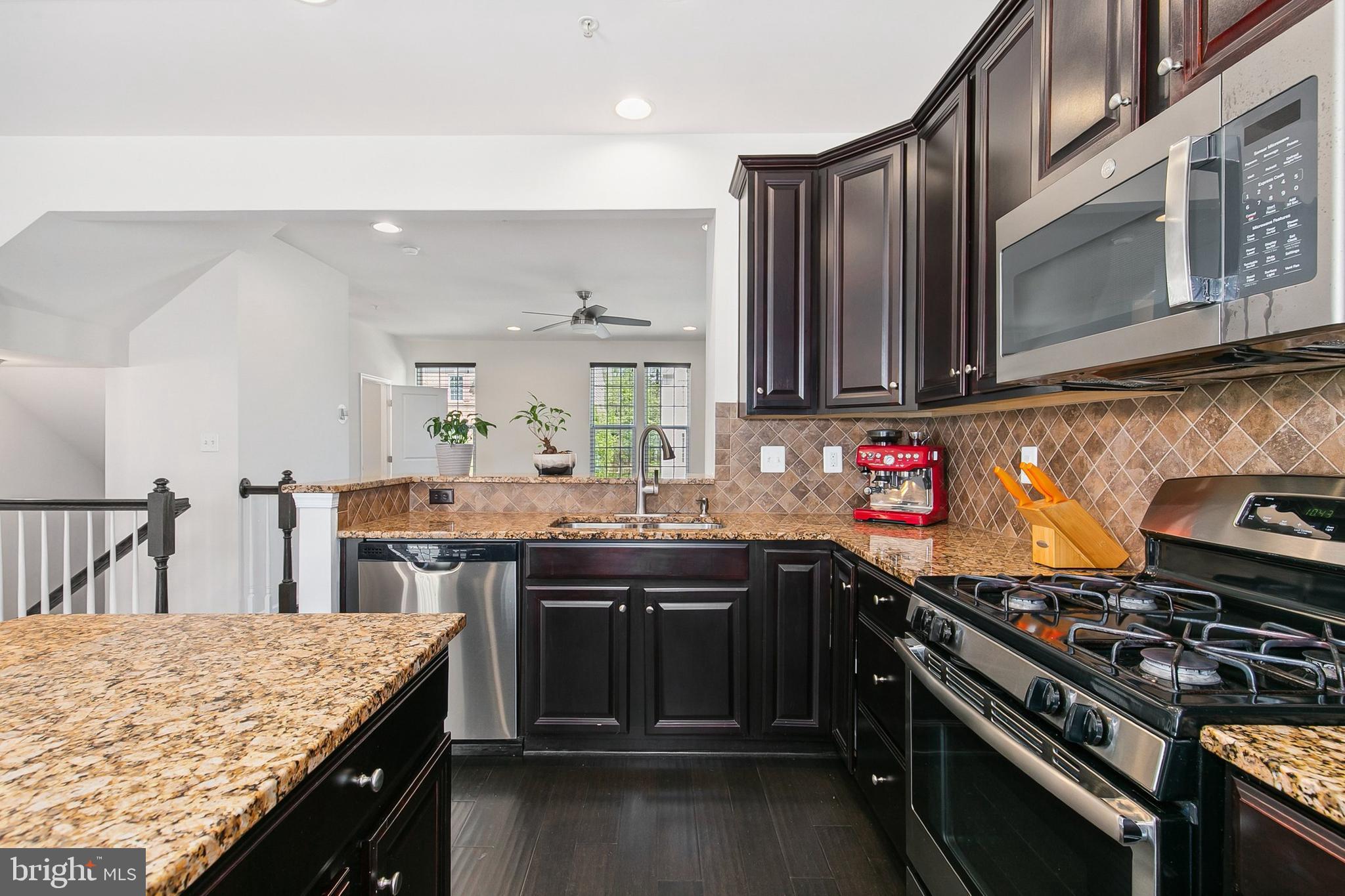 HOWARD SQUARE - Residential