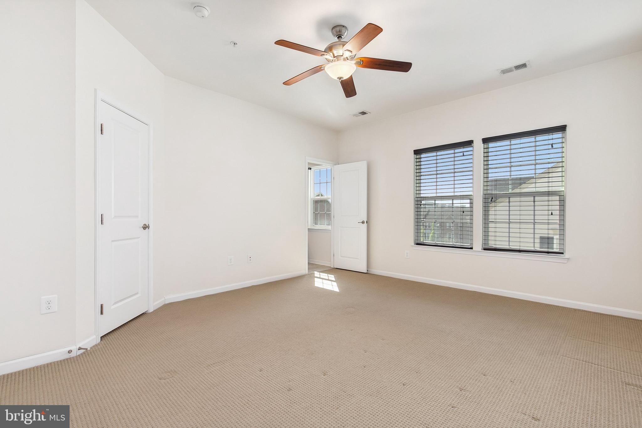 HOWARD SQUARE - Residential