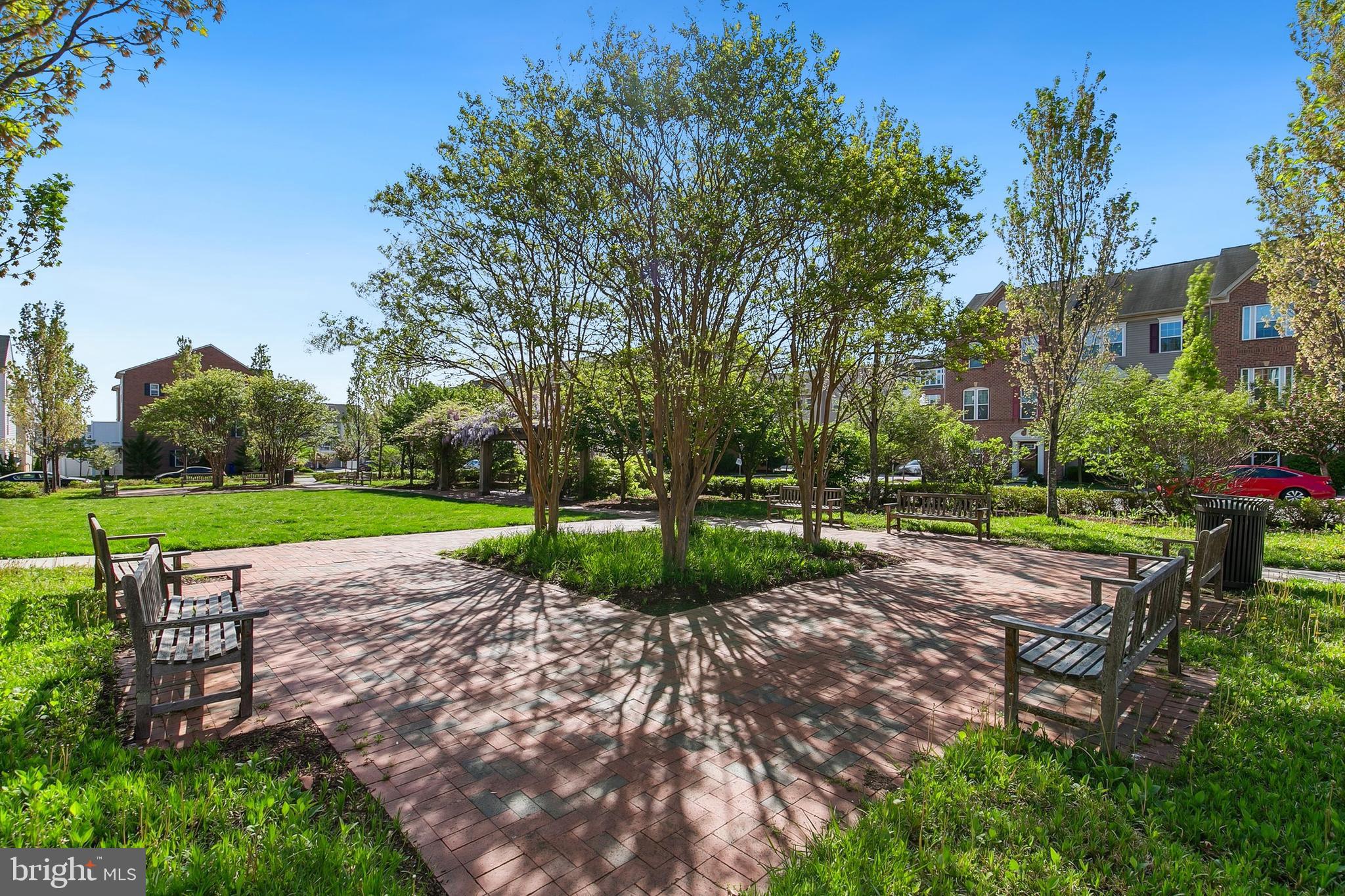 HOWARD SQUARE - Residential