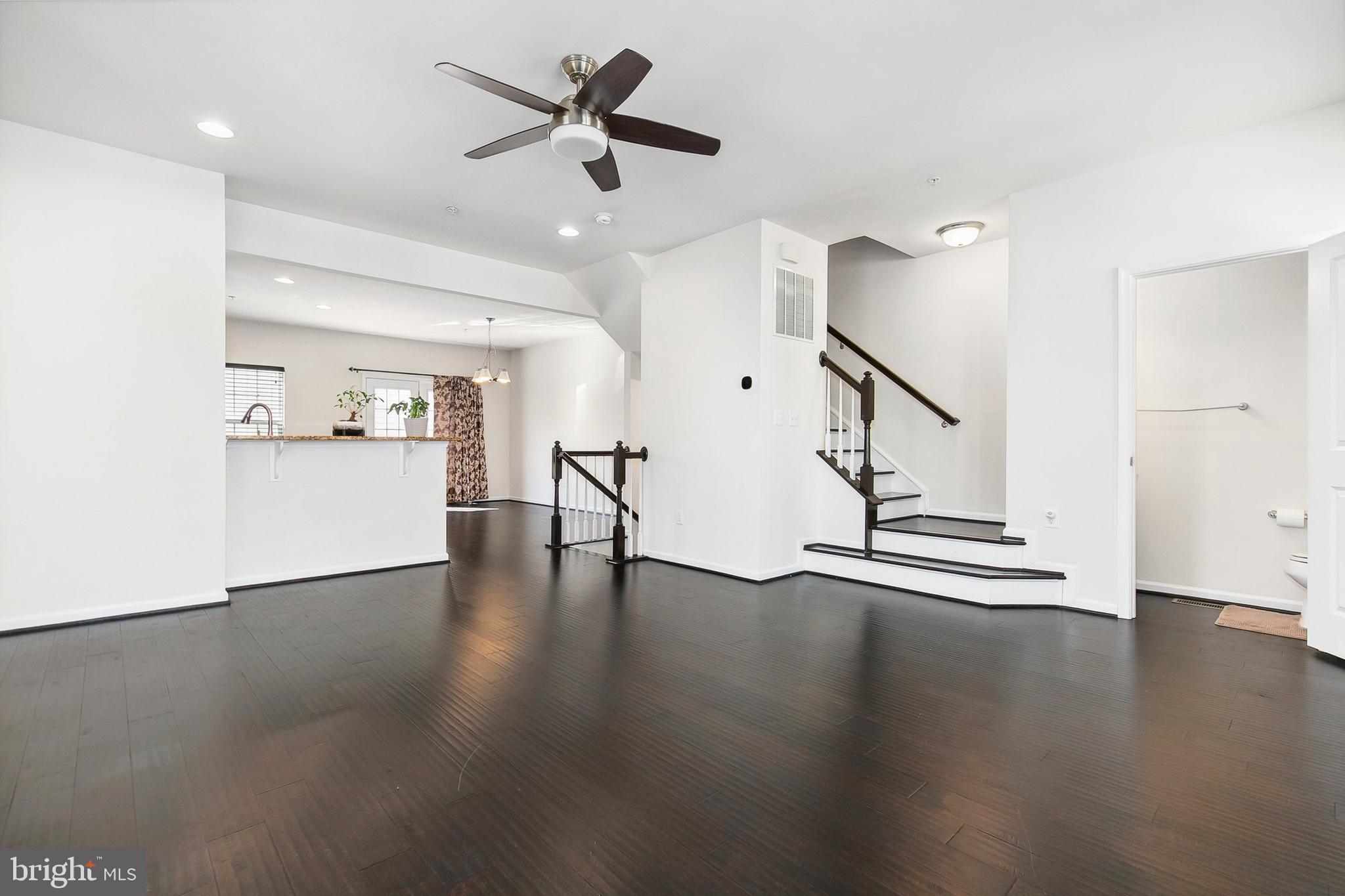 HOWARD SQUARE - Residential