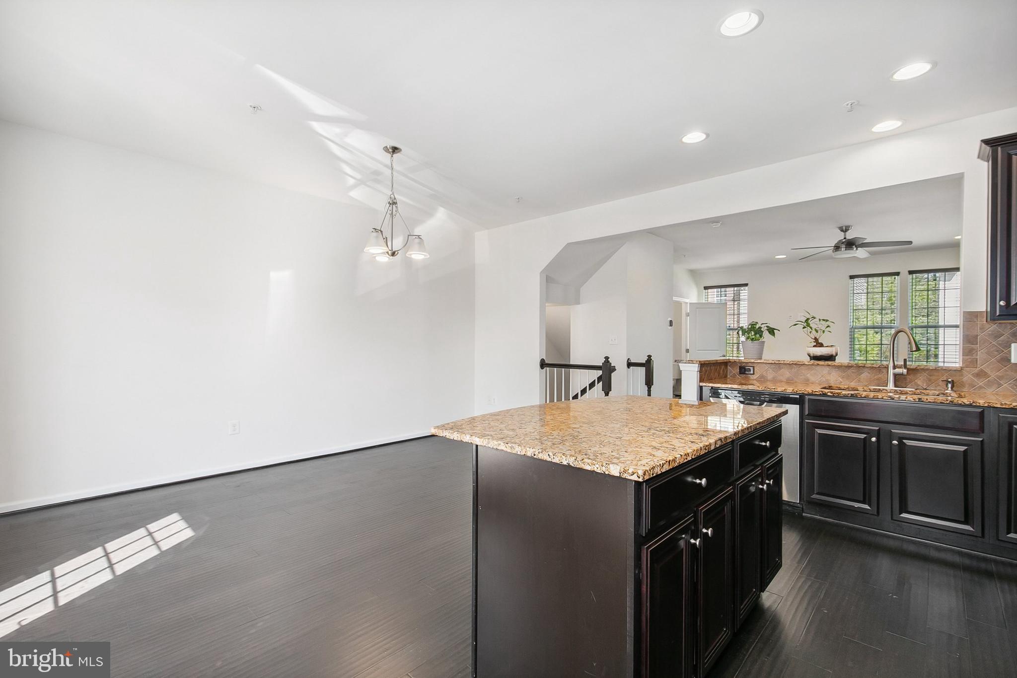 HOWARD SQUARE - Residential