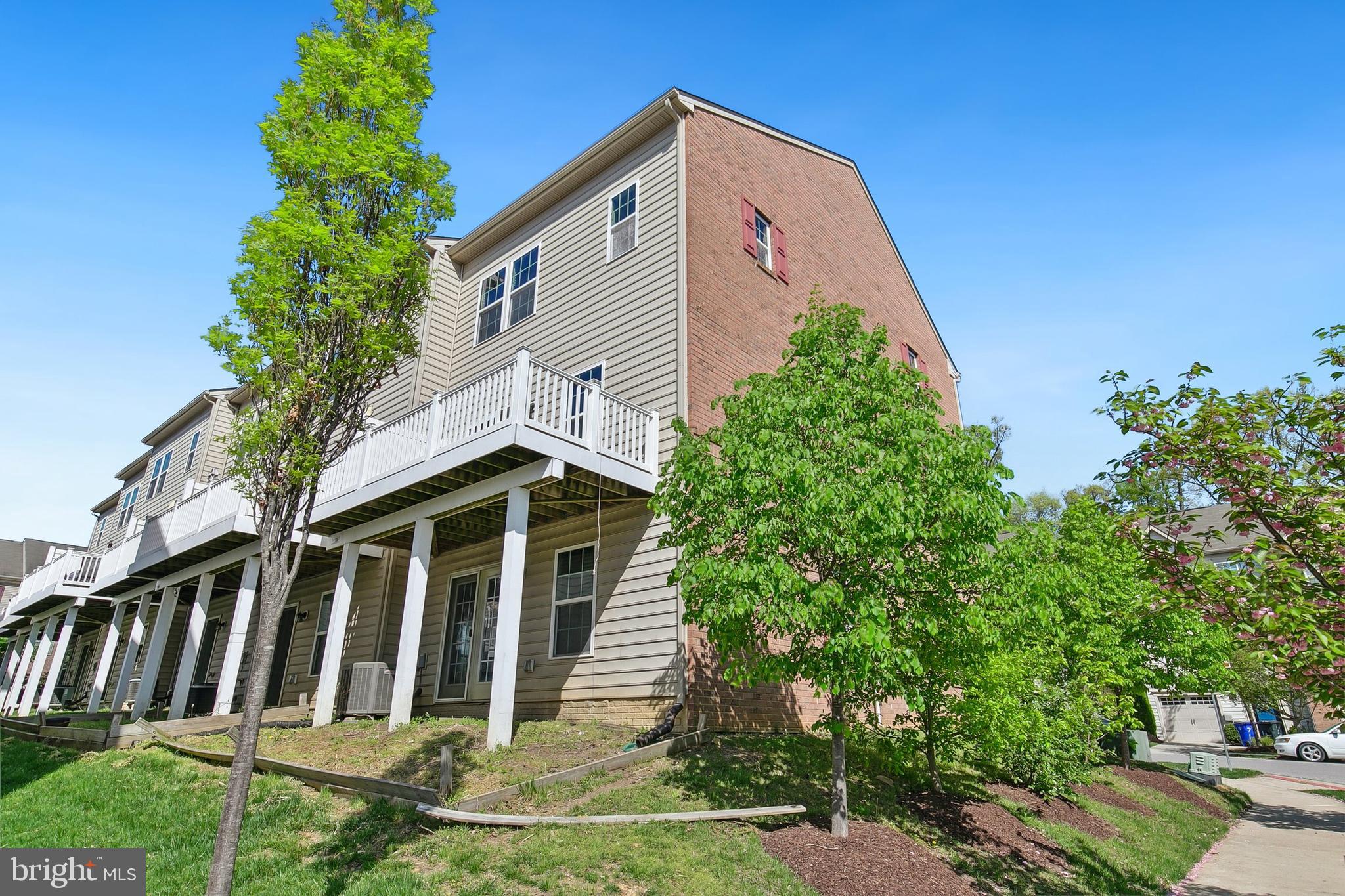 HOWARD SQUARE - Residential