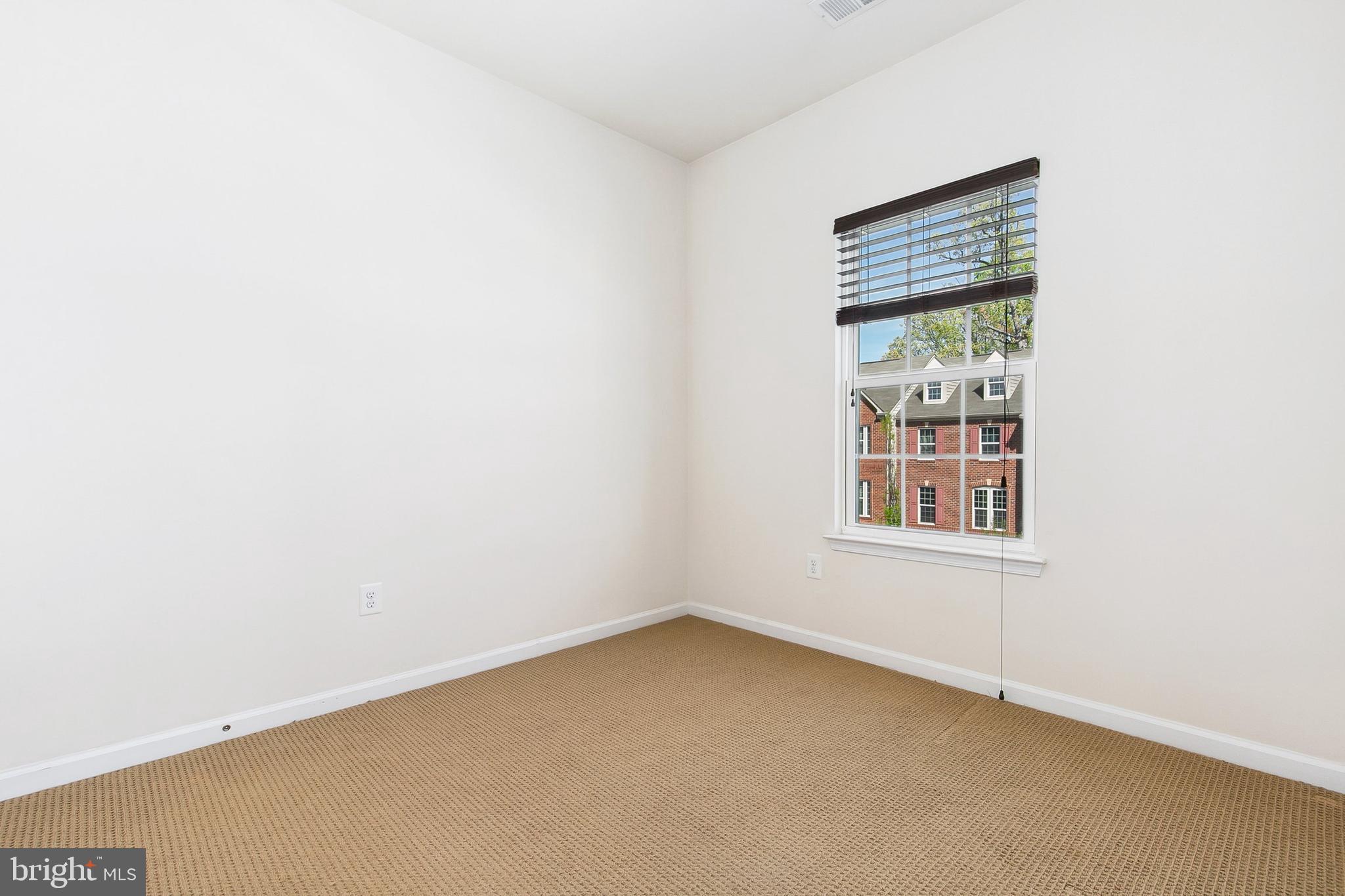 HOWARD SQUARE - Residential