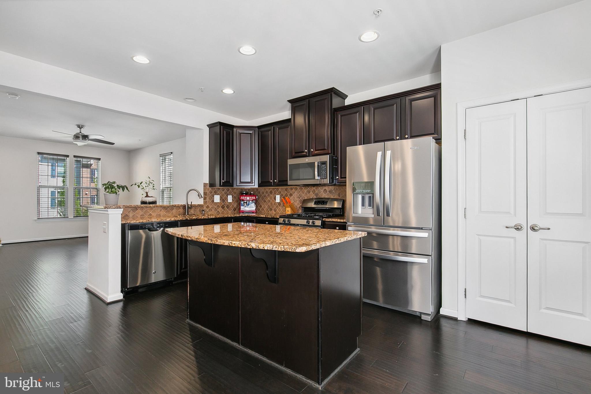 HOWARD SQUARE - Residential