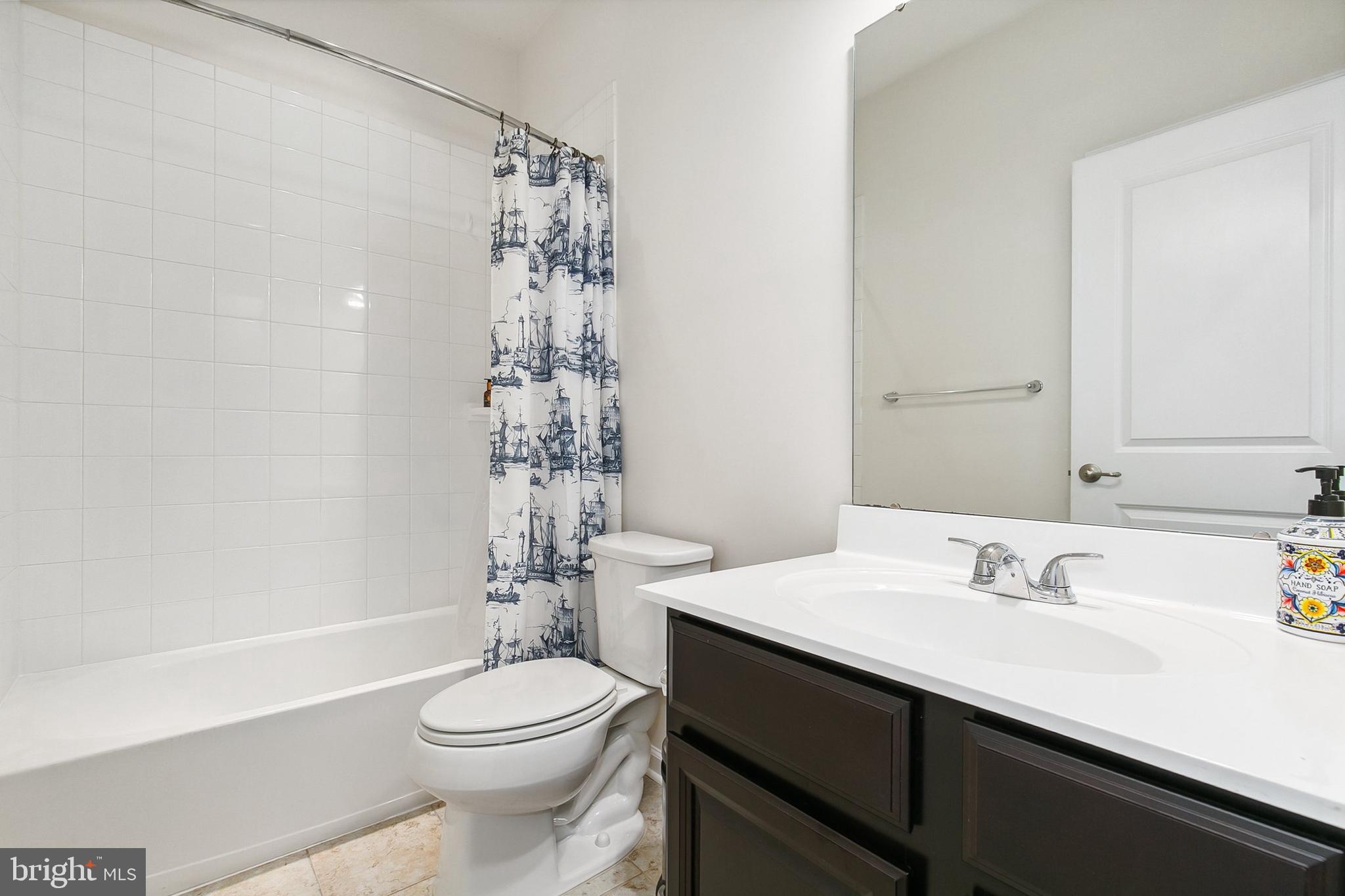 HOWARD SQUARE - Residential