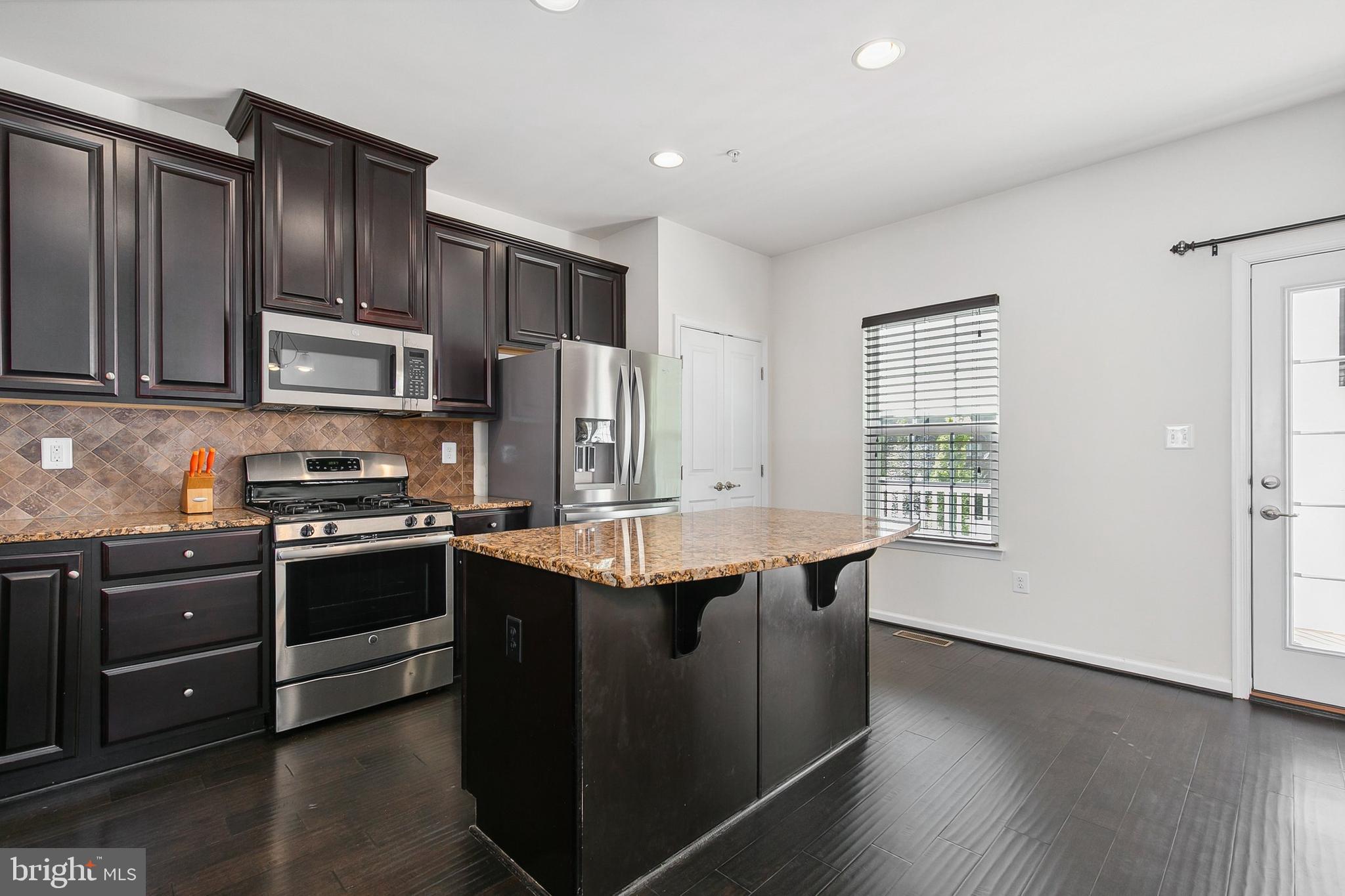 HOWARD SQUARE - Residential