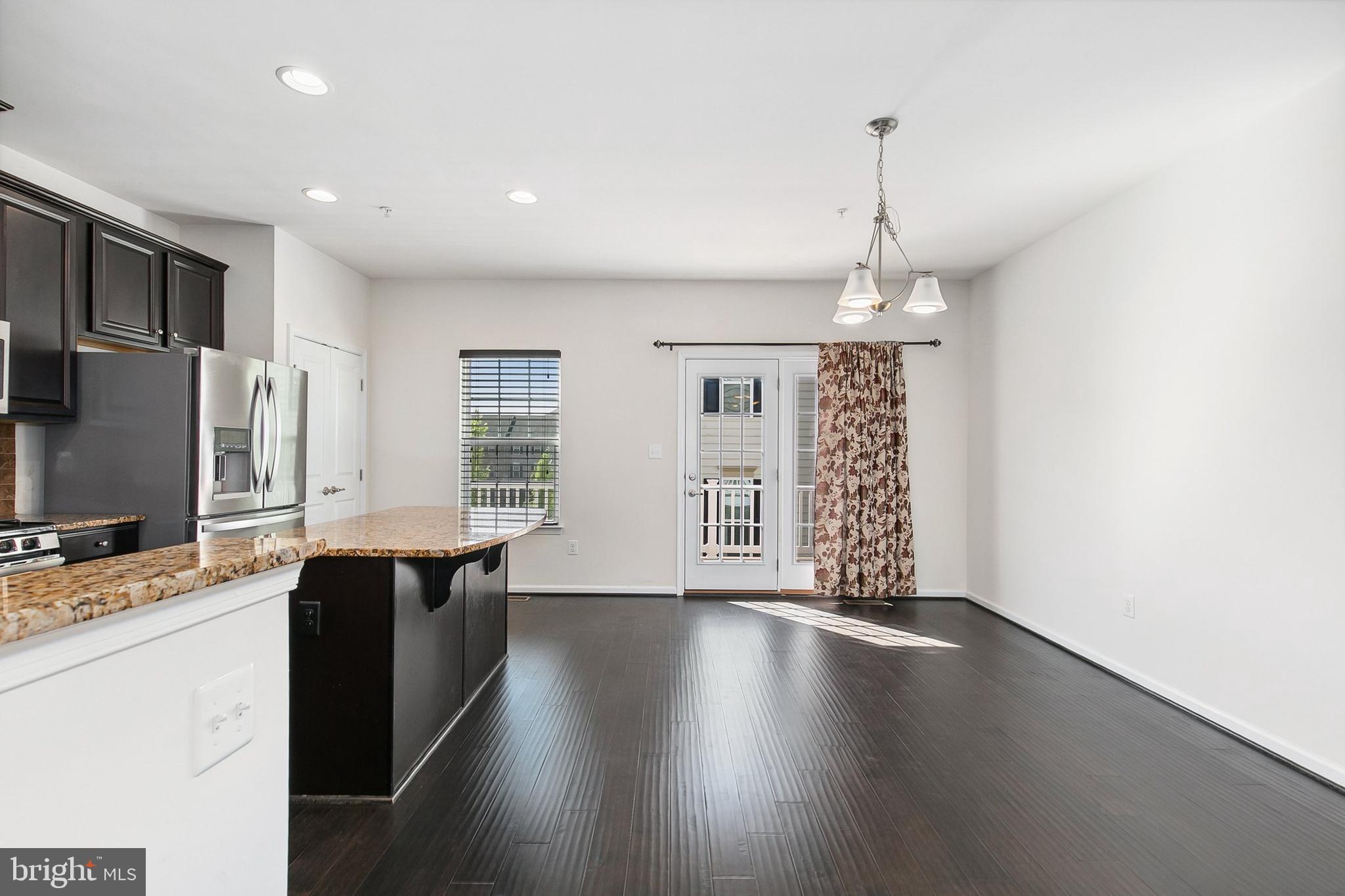 HOWARD SQUARE - Residential