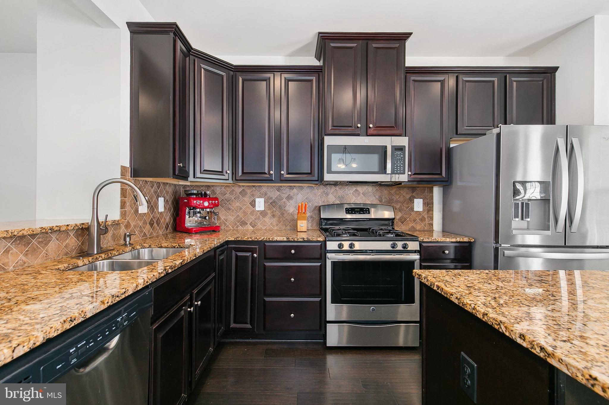 HOWARD SQUARE - Residential