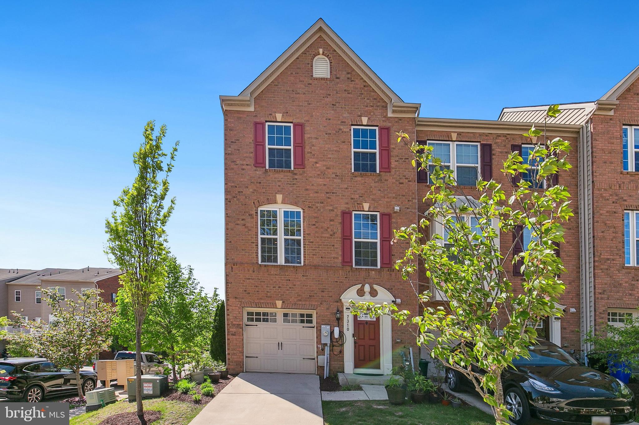 HOWARD SQUARE - Residential