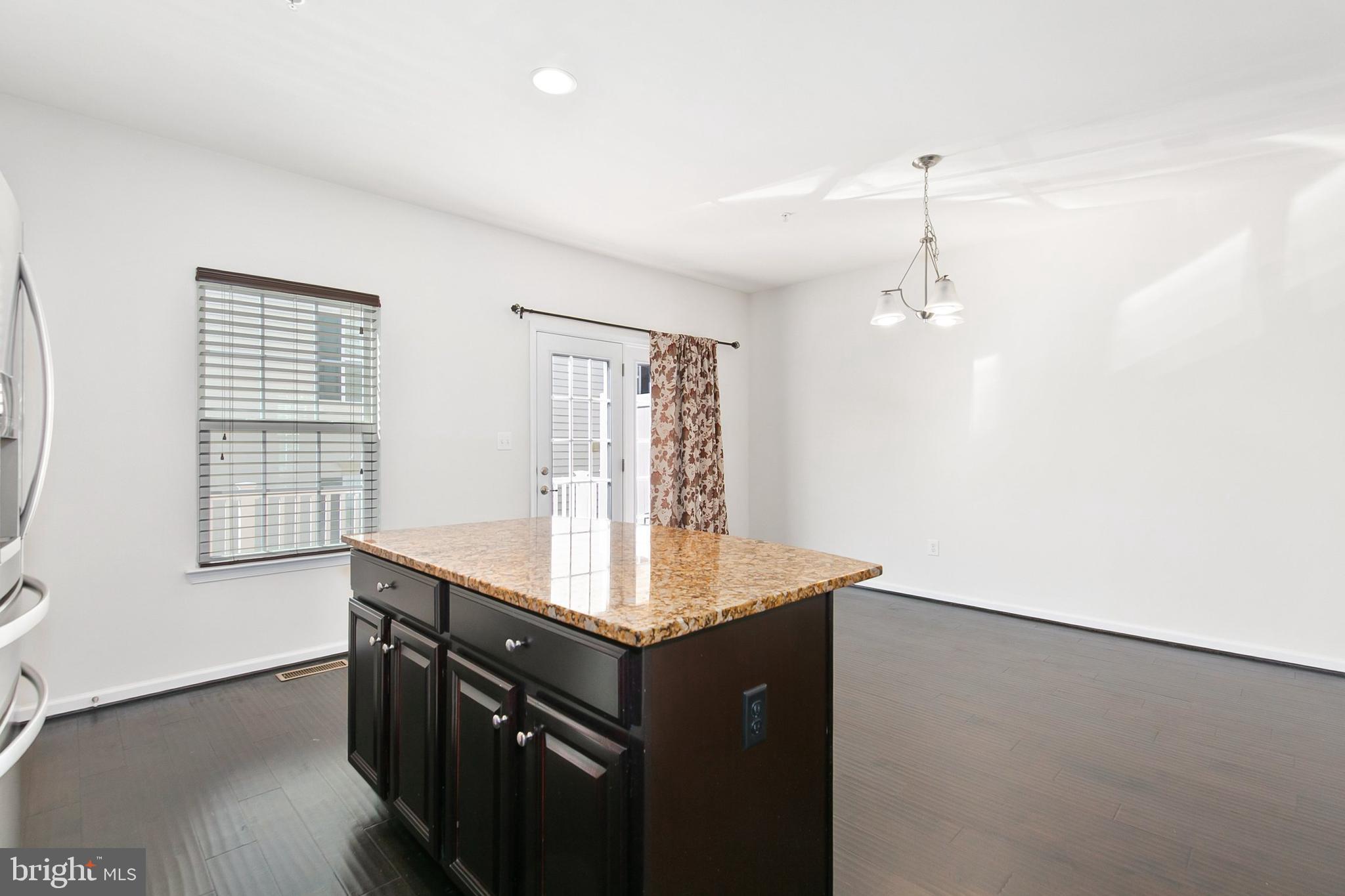 HOWARD SQUARE - Residential