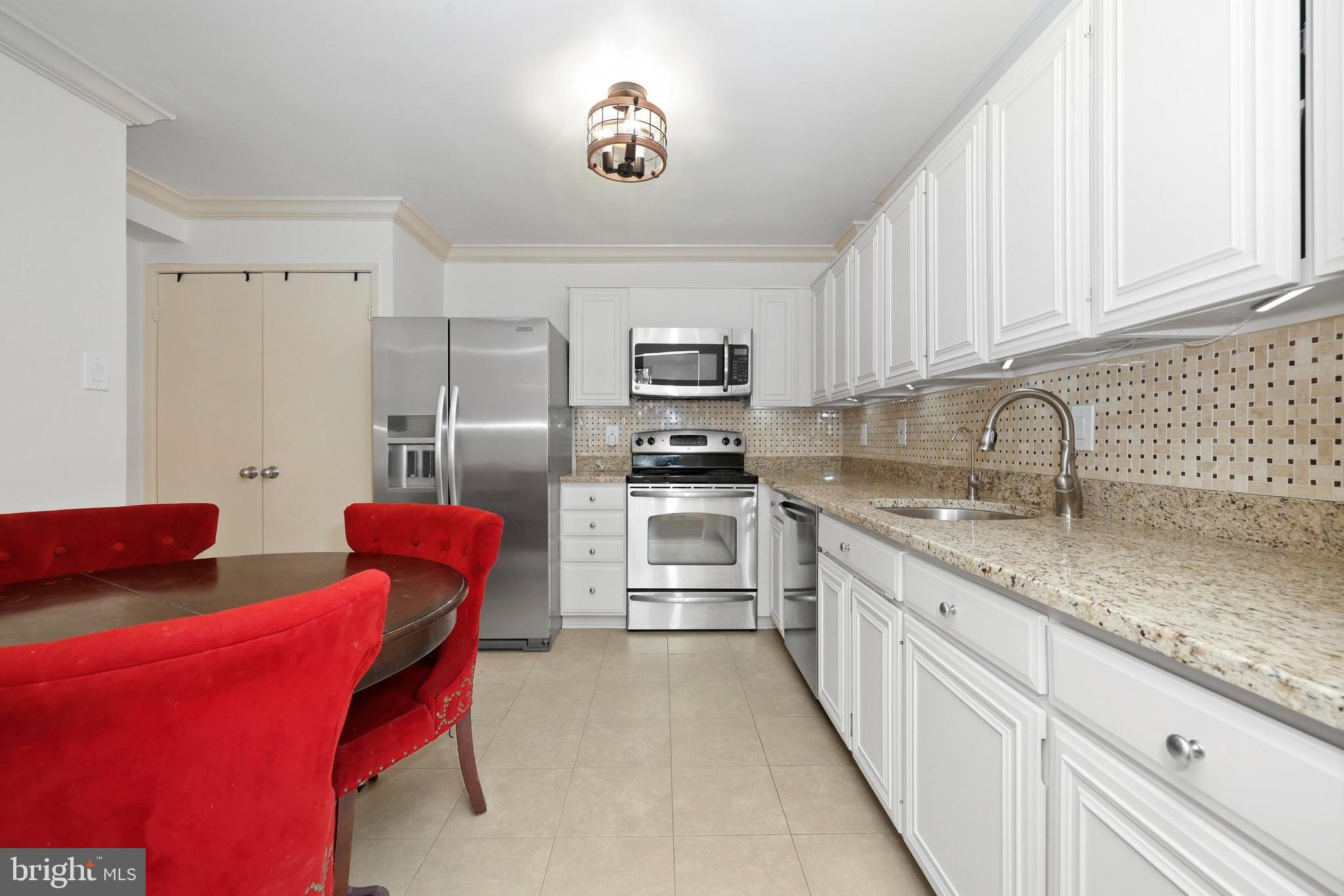 7420 WESTLAKE TERRACE