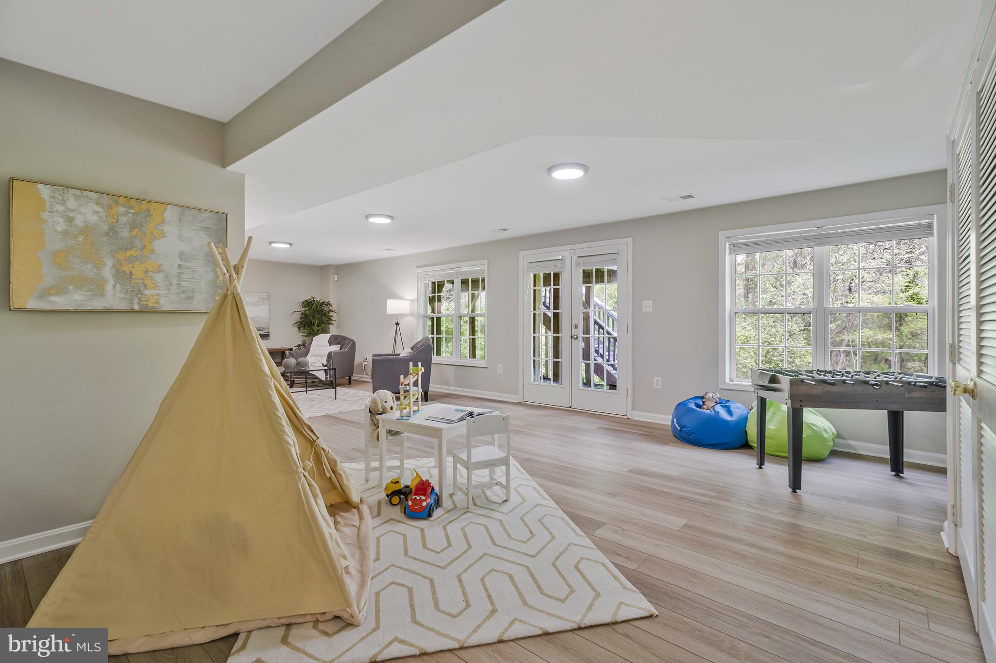 STANTON PARK OVERLOOK - Residential