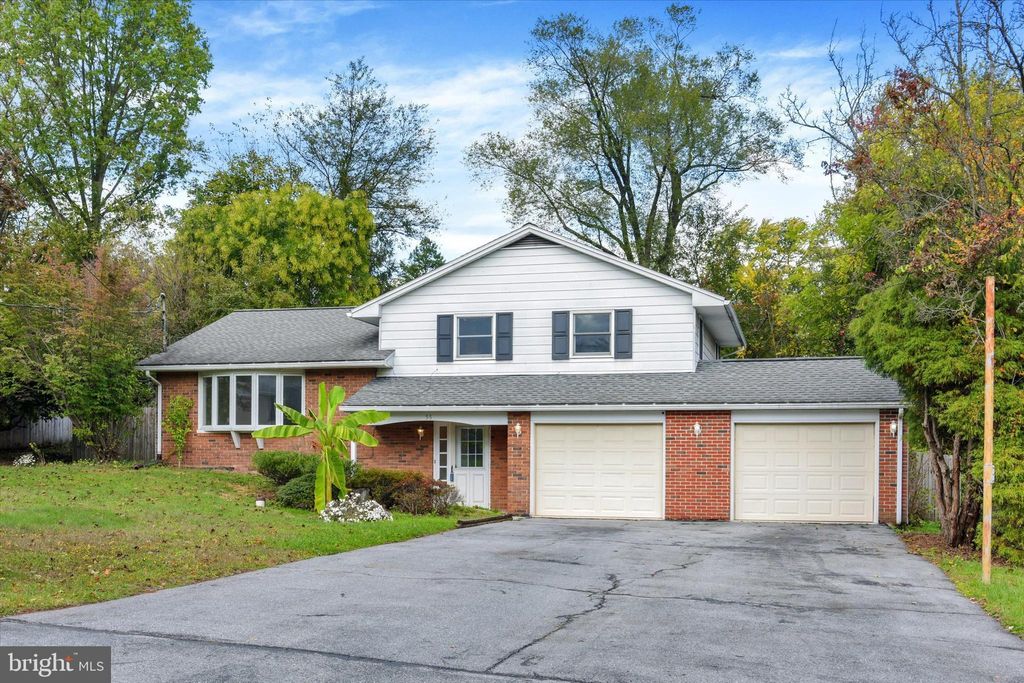 Photo of 55 Ridgeview Road, HUMMELSTOWN, PA 17036 (MLS # PADA2050954)