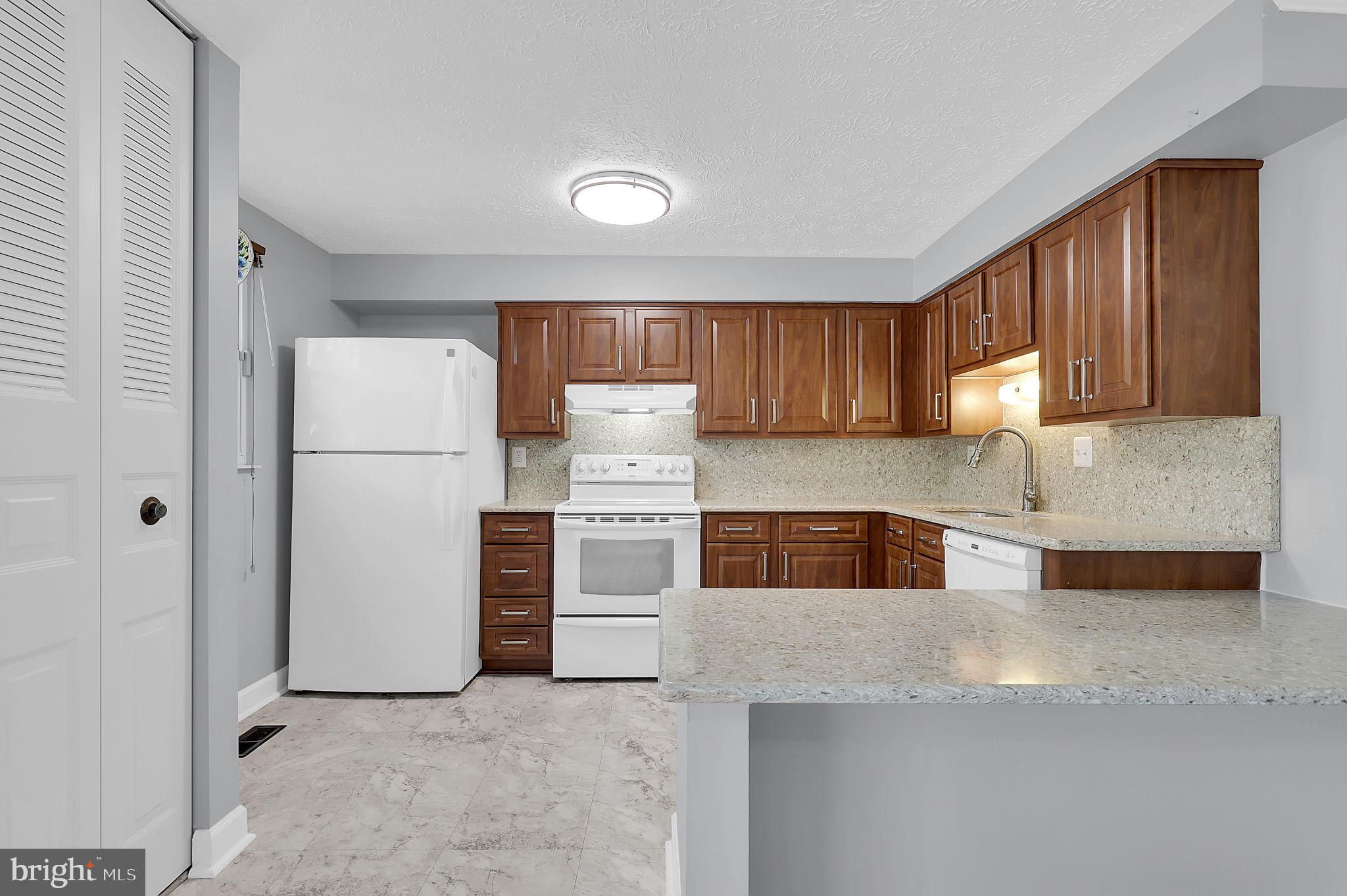 AMBER MEADOWS - Residential
