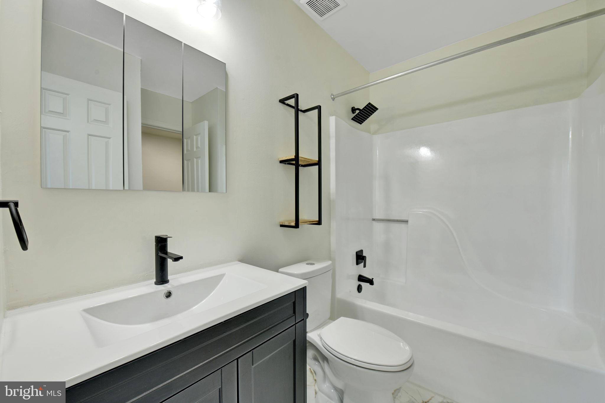 TEMPLE HILLS - Residential