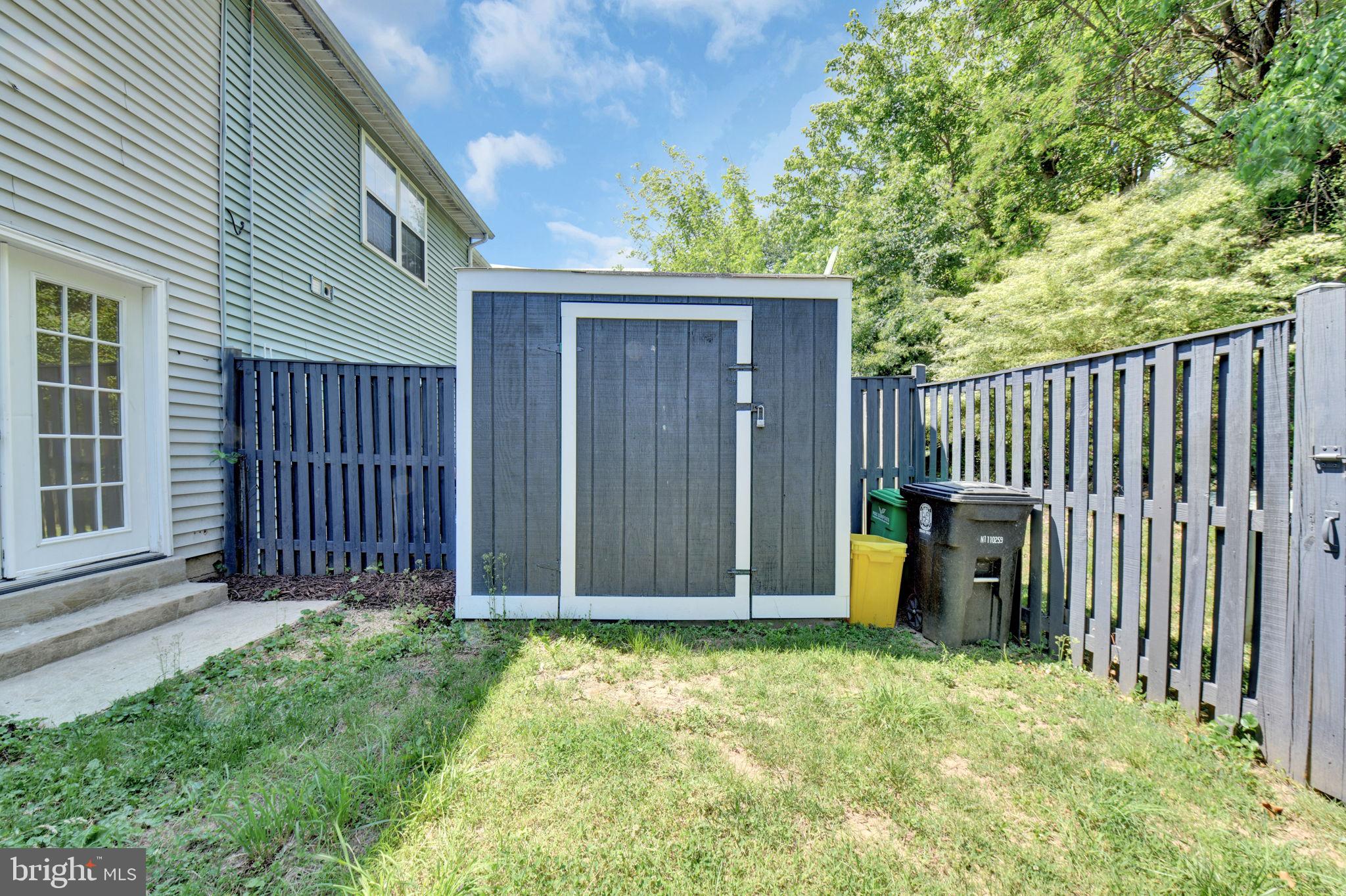 TEMPLE HILLS - Residential