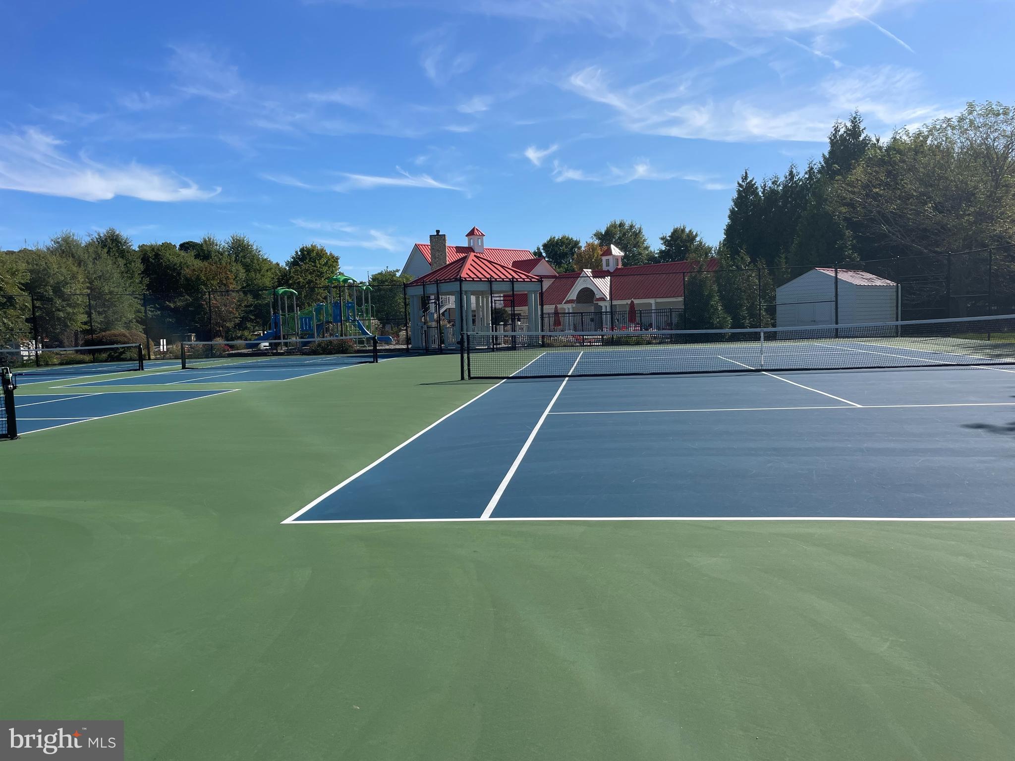 BETHANY LAKES - Residential