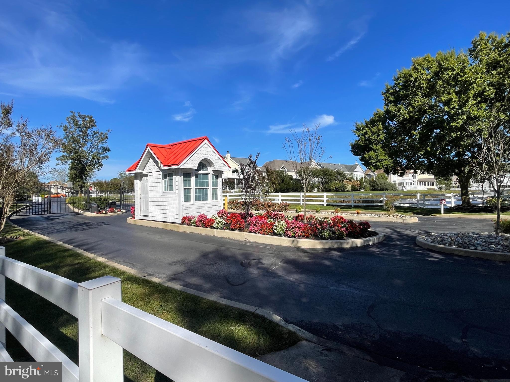 BETHANY LAKES - Residential