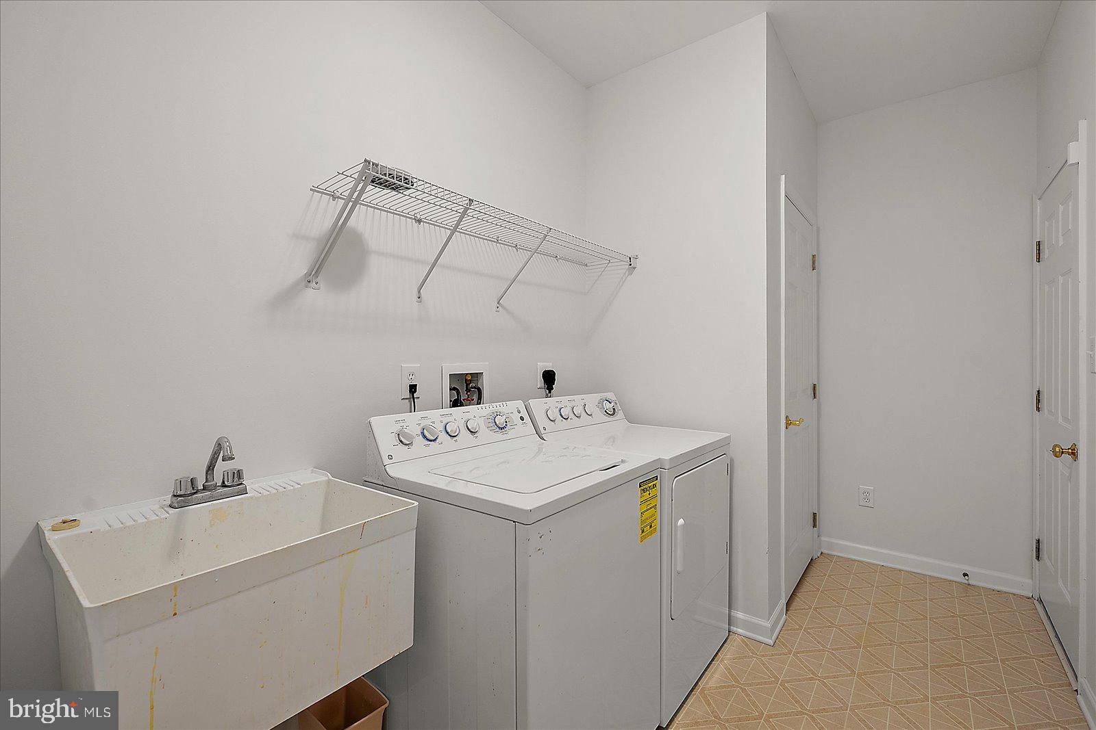 BETHANY LAKES - Residential