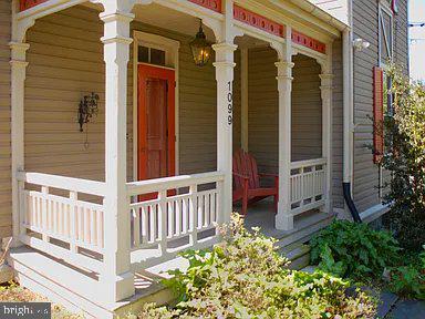 1099 W LAKE AVENUE
