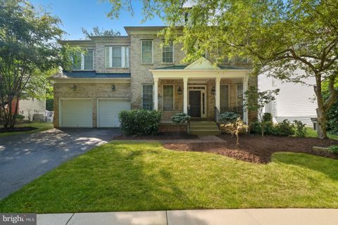 Photo of 503 Autumn Wind Way, ROCKVILLE, MD 20850 (MLS # MDMC2201412)