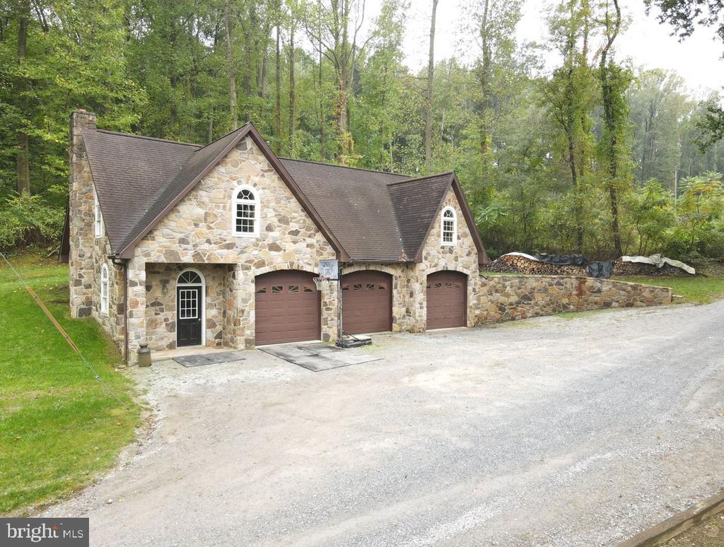 Photo of 275 S Belmont Road, Paradise, PA 17562 (MLS # PALA2042608)