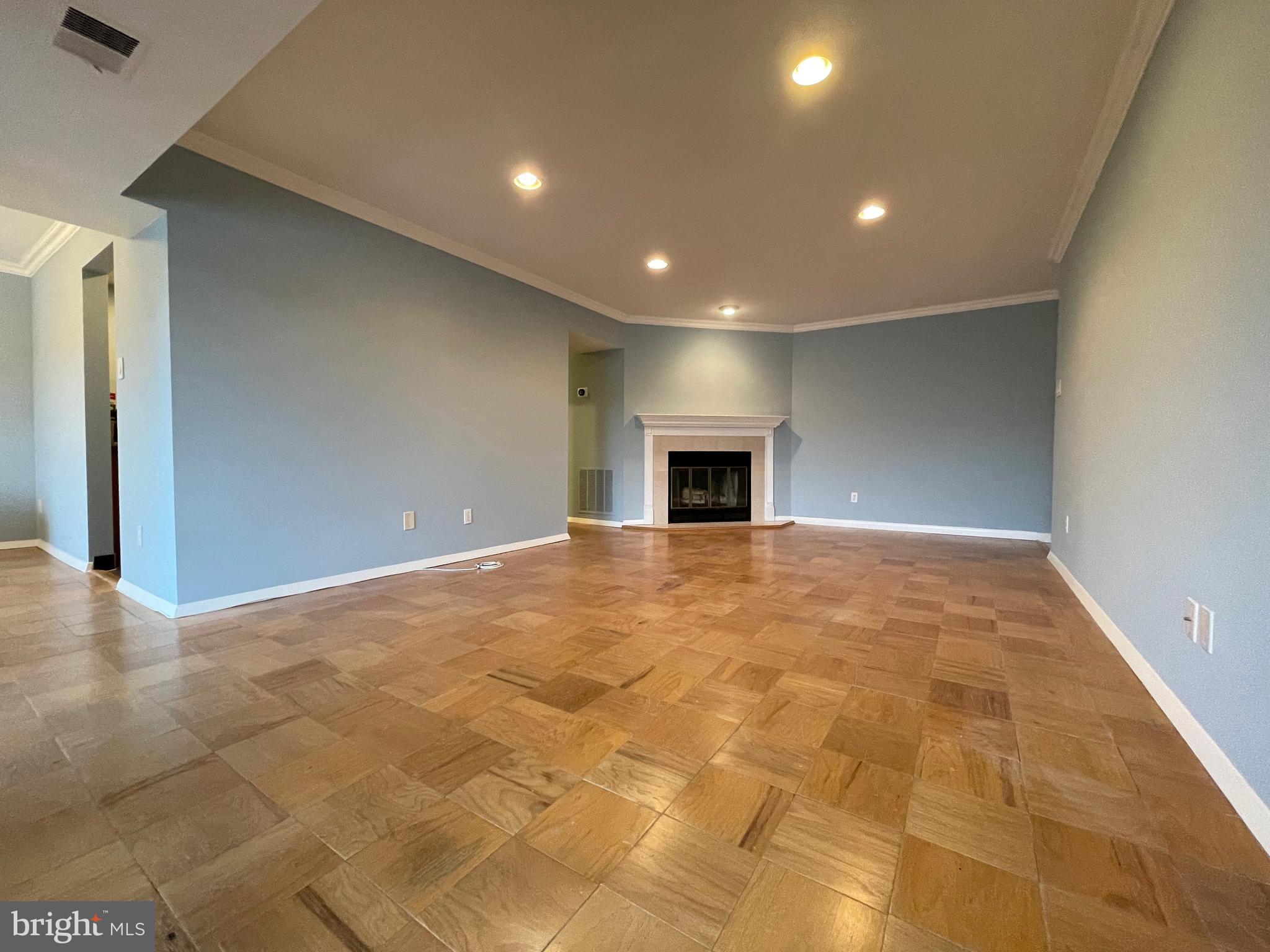 GEORGETOWN VILLAGE - Residential Lease