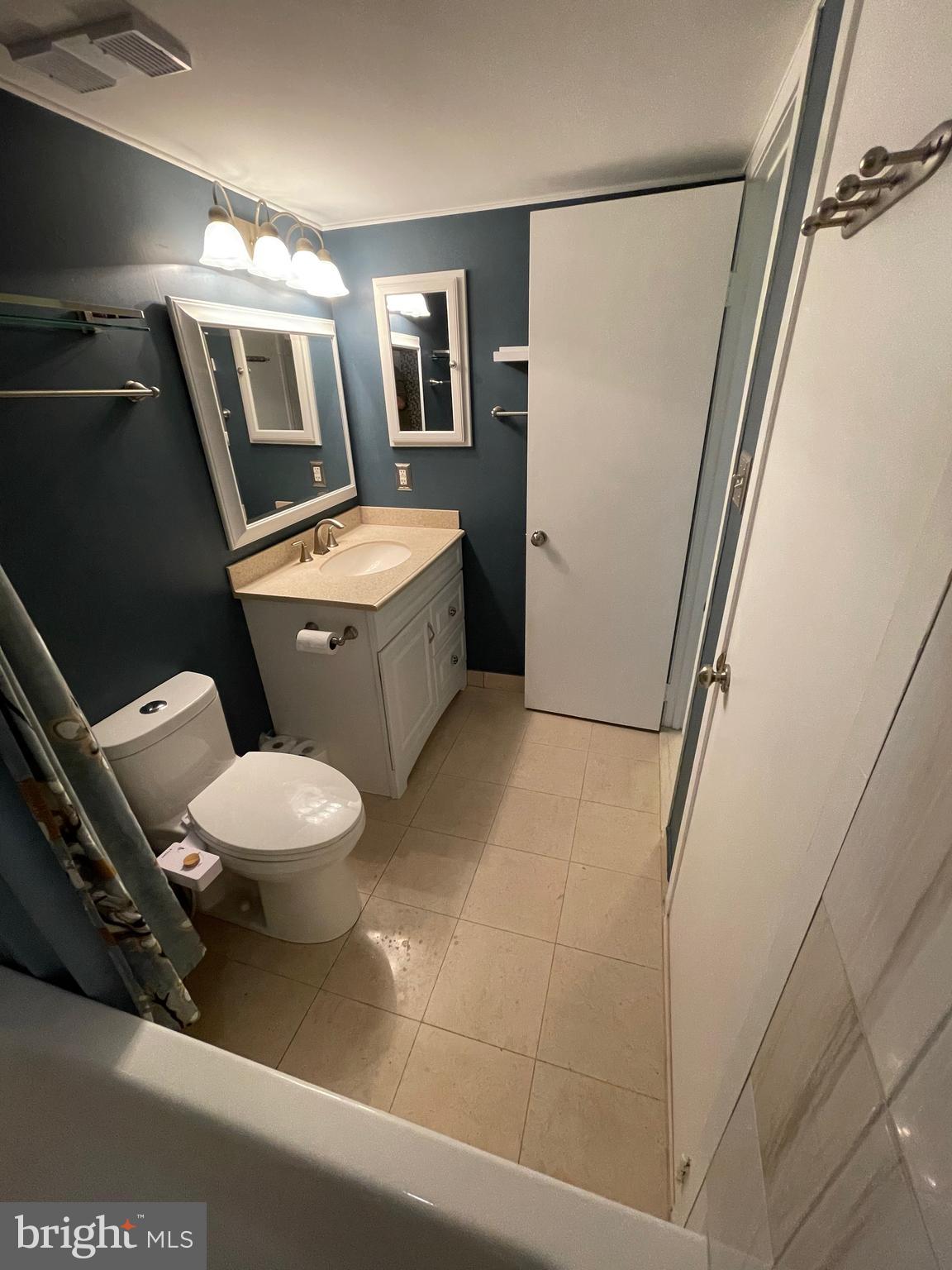 GEORGETOWN VILLAGE - Residential Lease