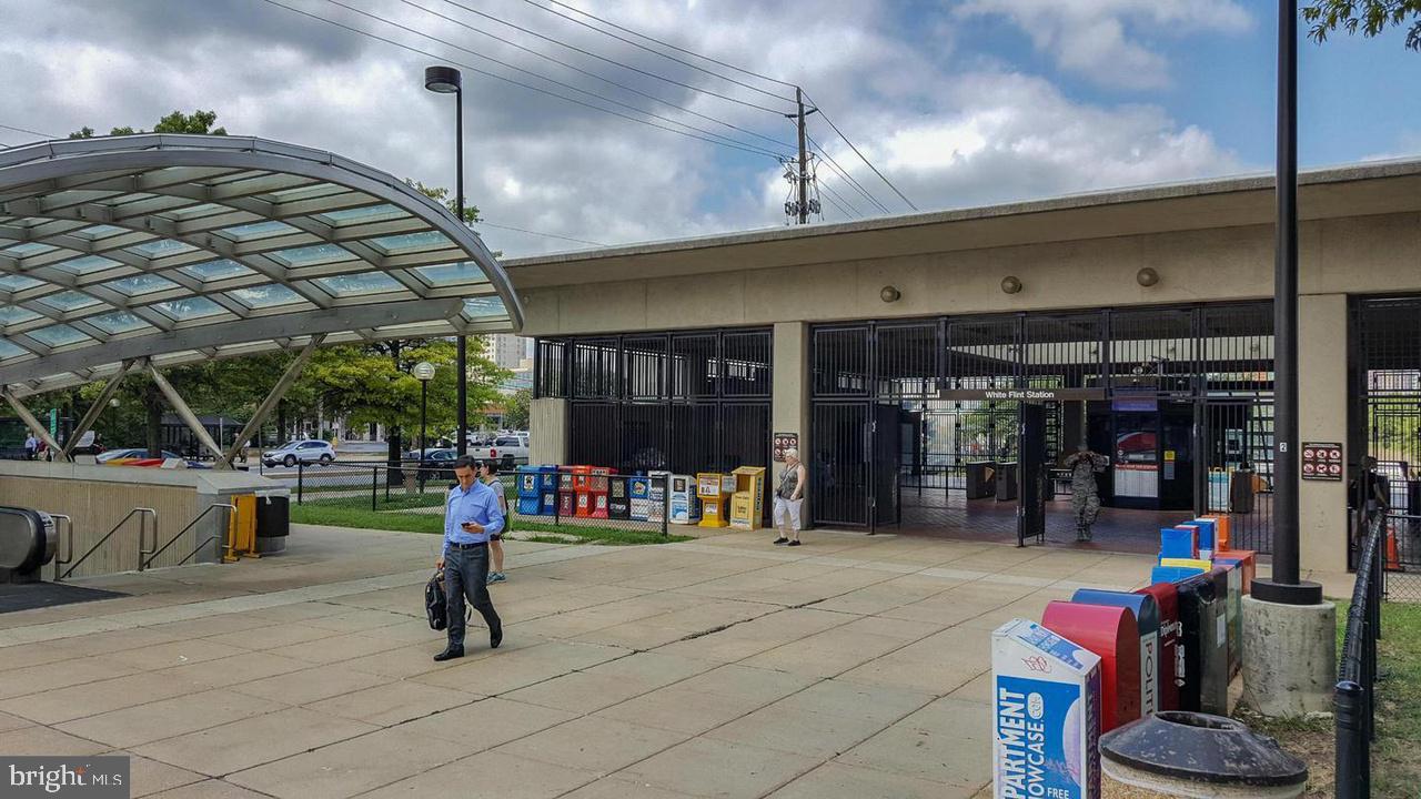 GEORGETOWN VILLAGE - Residential Lease