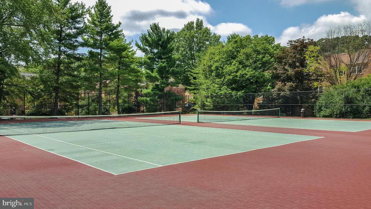 GEORGETOWN VILLAGE - Residential Lease