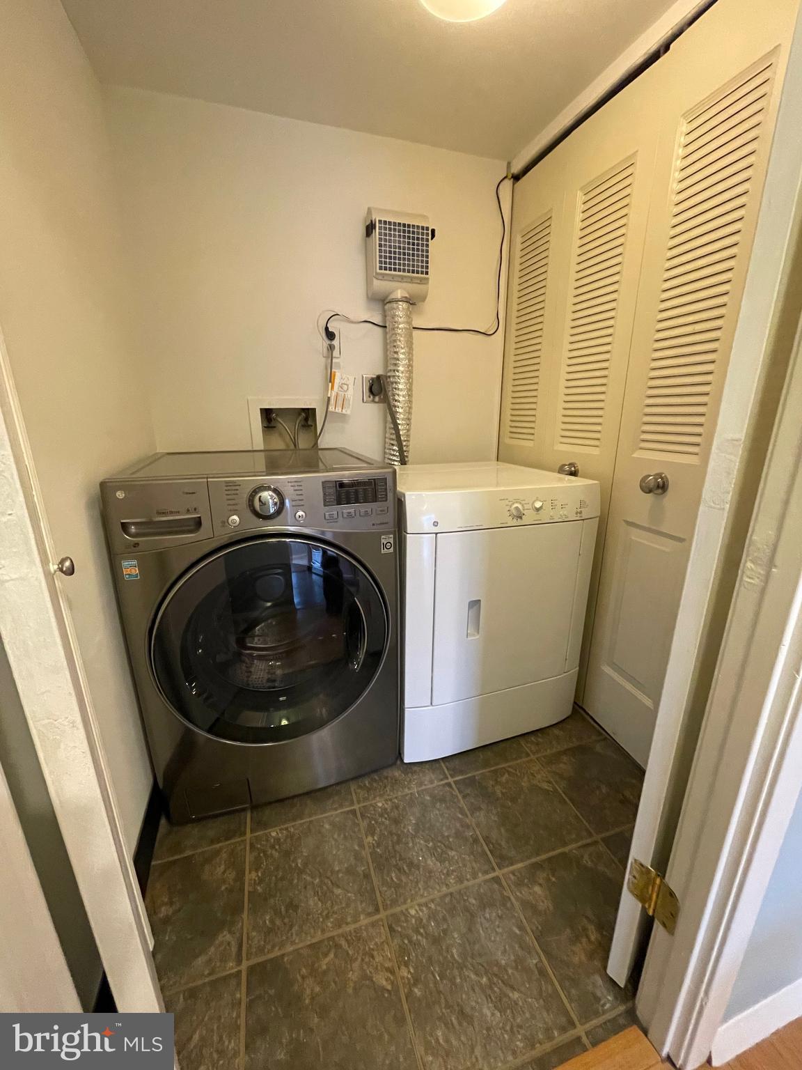 GEORGETOWN VILLAGE - Residential Lease