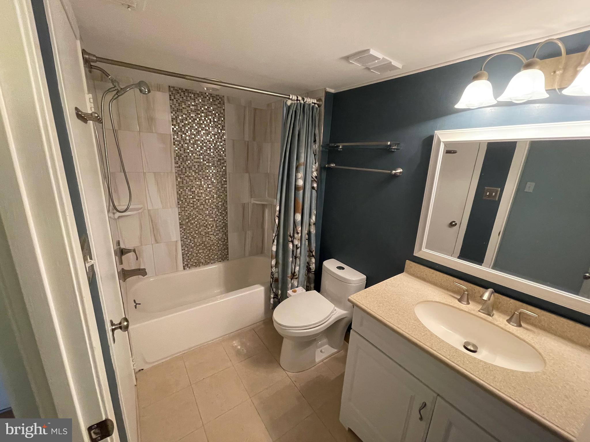 GEORGETOWN VILLAGE - Residential Lease