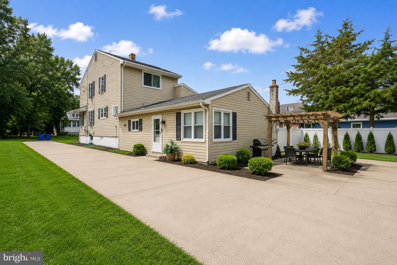 19 CLAYPOOLE AVENUE