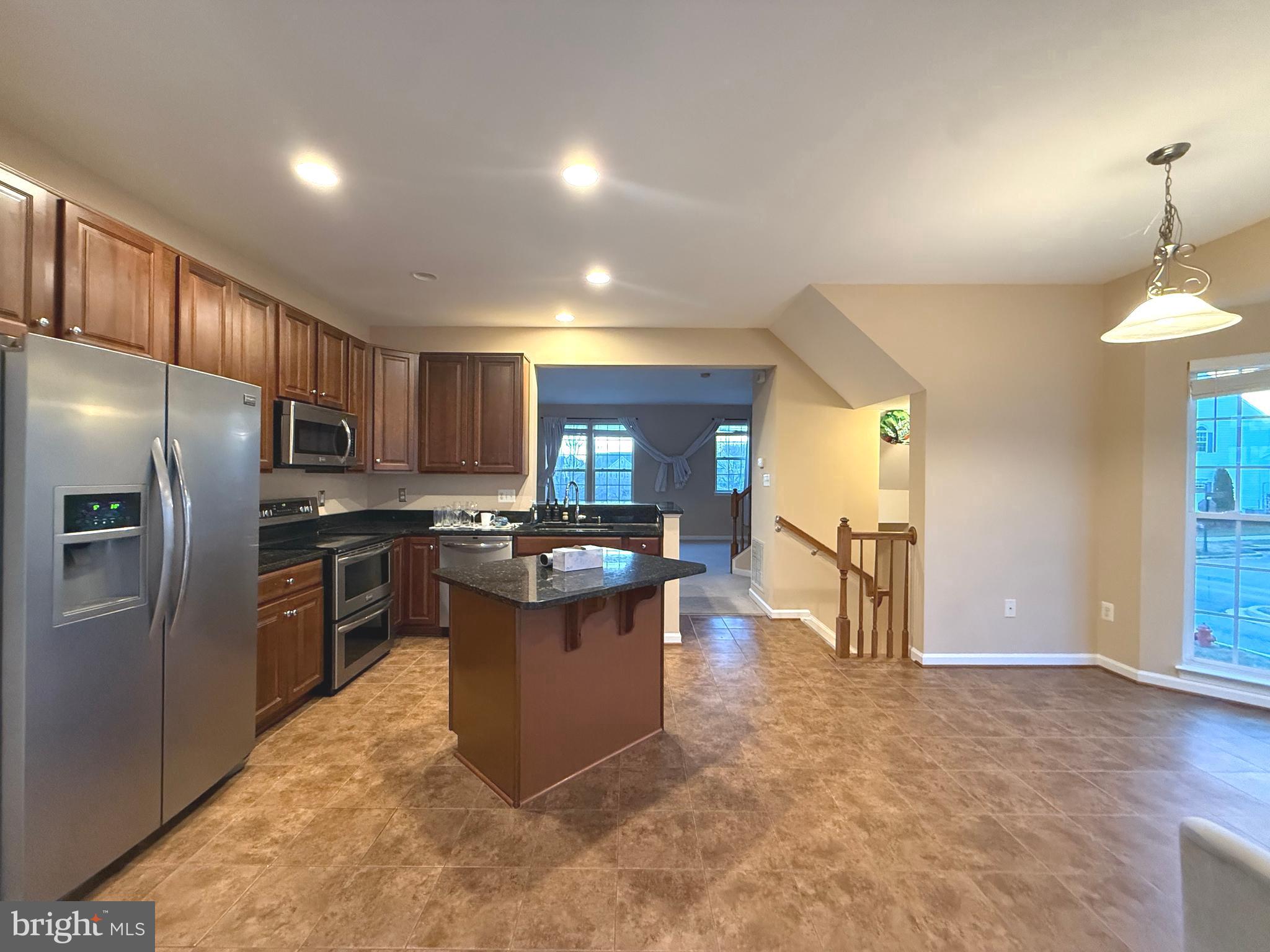 HUNTFIELD - Residential Lease