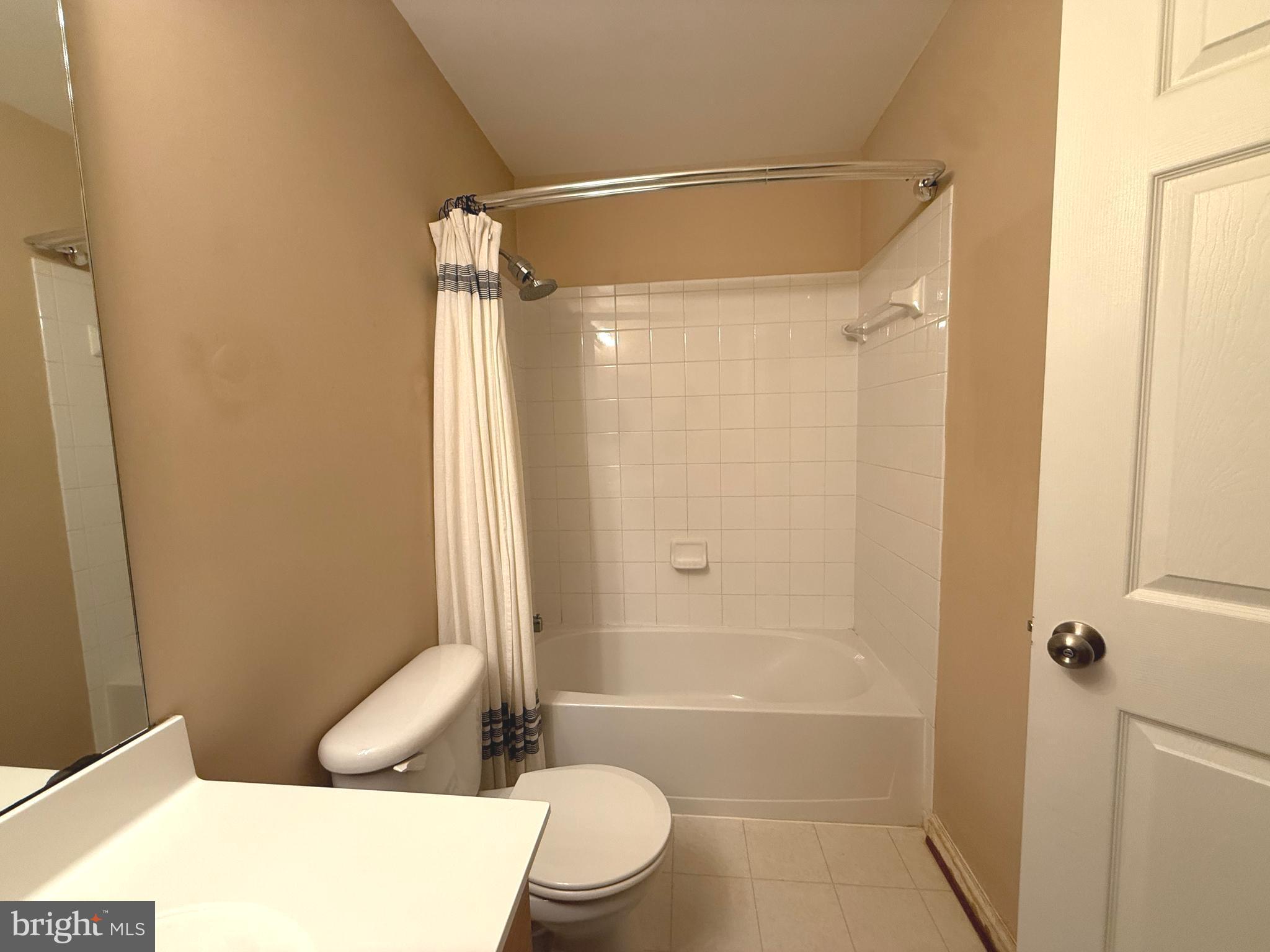 HUNTFIELD - Residential Lease